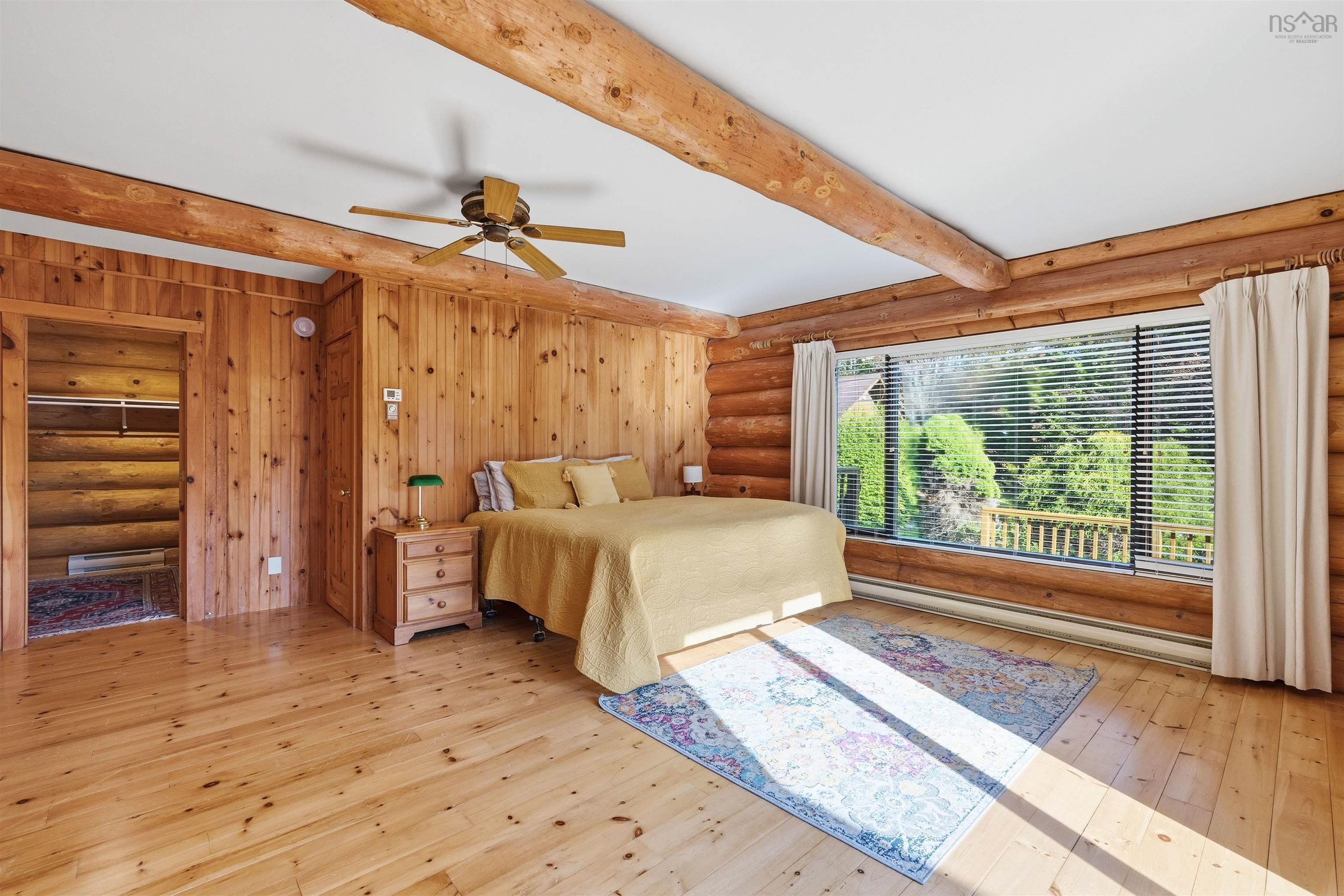 $999,900.00: 33 Ocean Marina Drive, Deep Cove