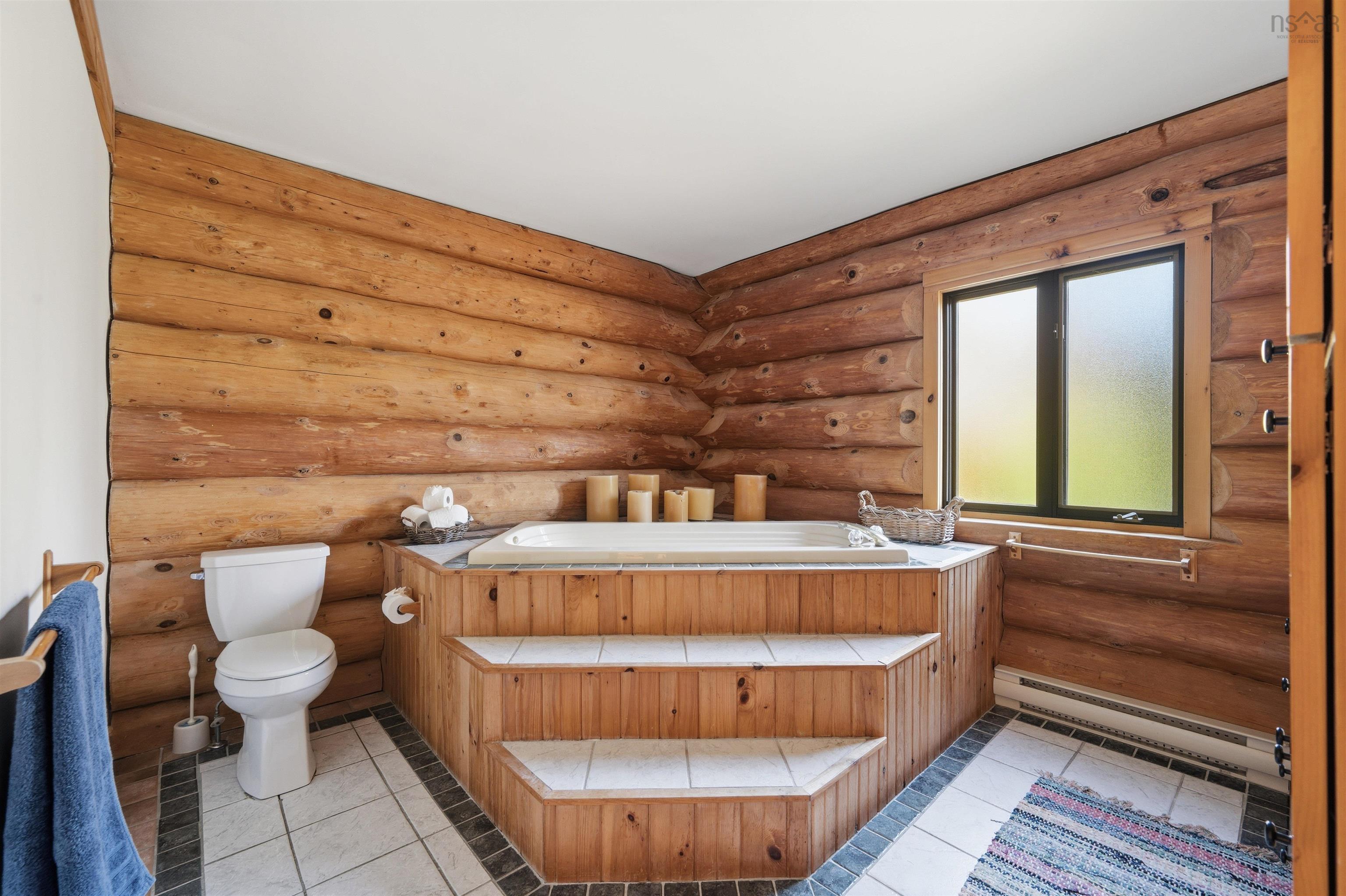 $999,900.00: 33 Ocean Marina Drive, Deep Cove