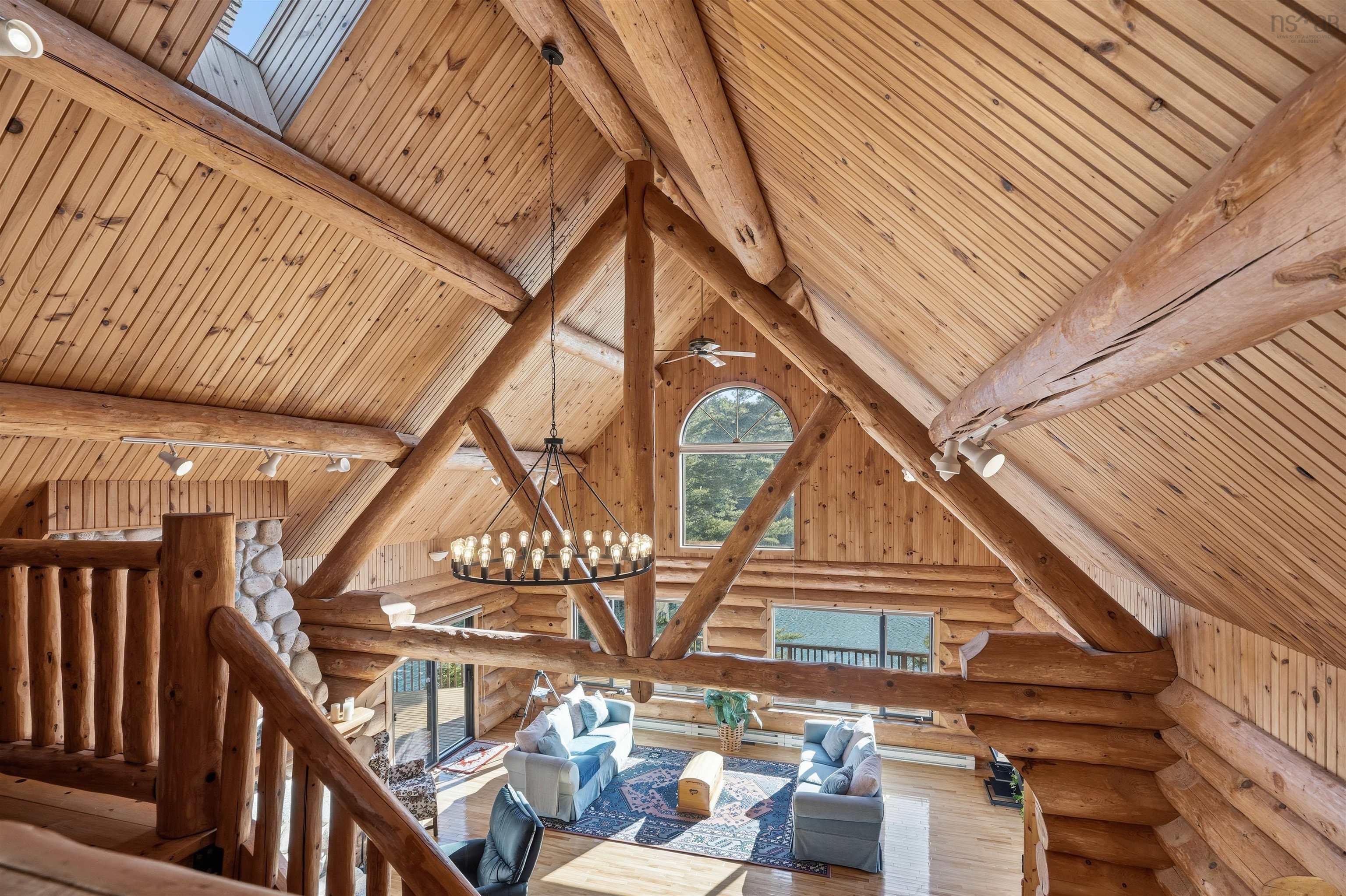 $999,900.00: 33 Ocean Marina Drive, Deep Cove