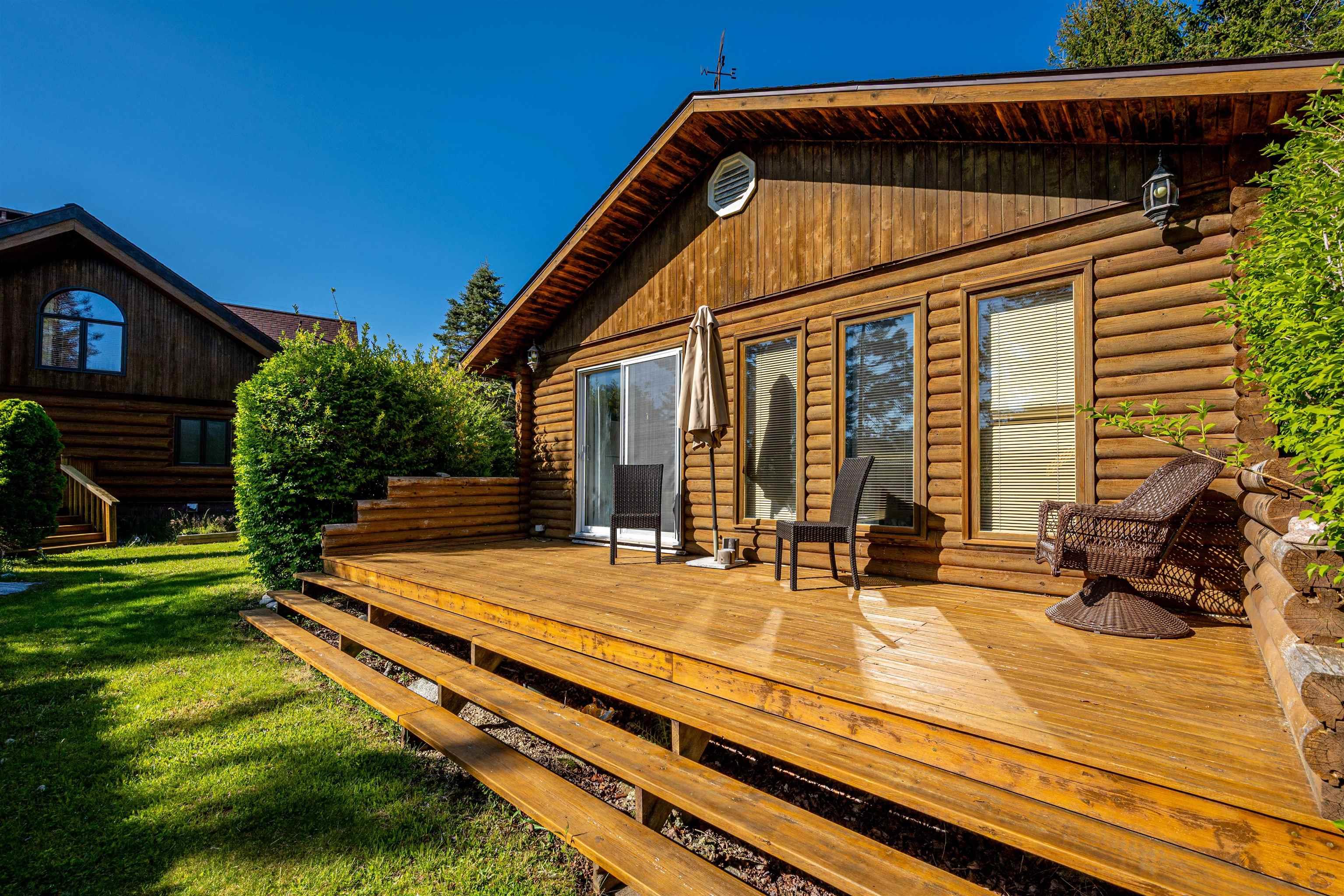 $999,900.00: 33 Ocean Marina Drive, Deep Cove