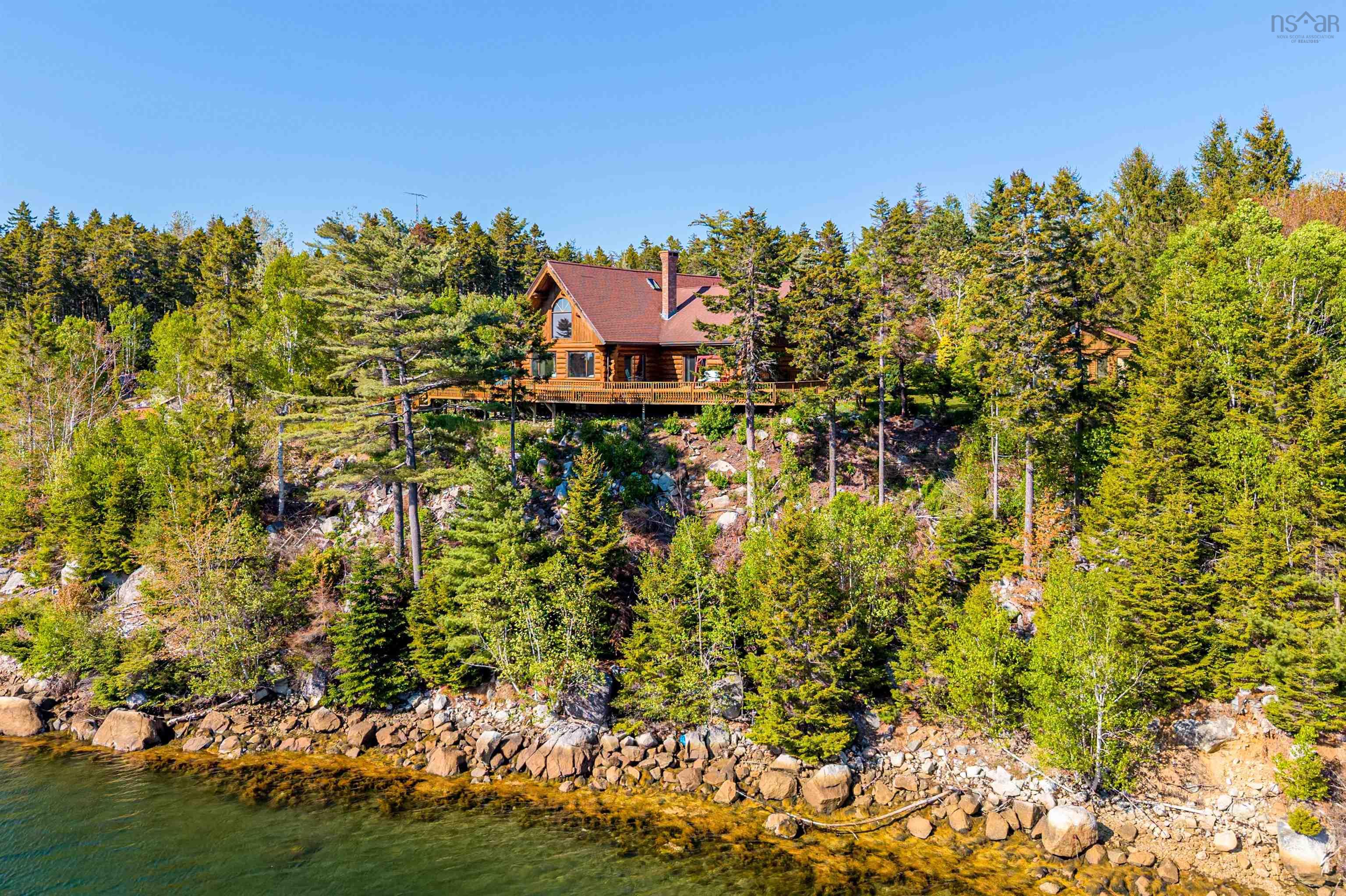 $999,900.00: 33 Ocean Marina Drive, Deep Cove