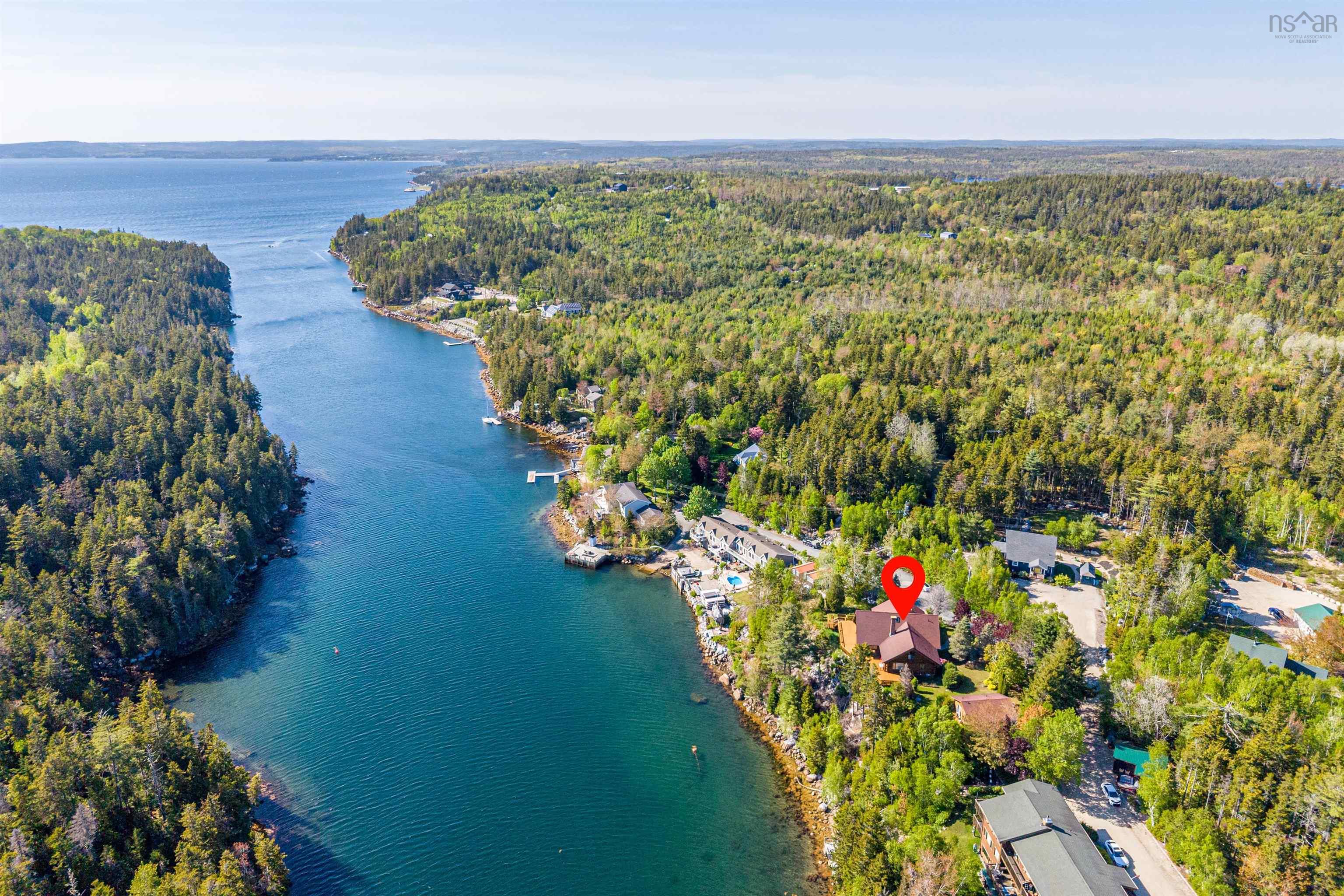 $999,900.00: 33 Ocean Marina Drive, Deep Cove