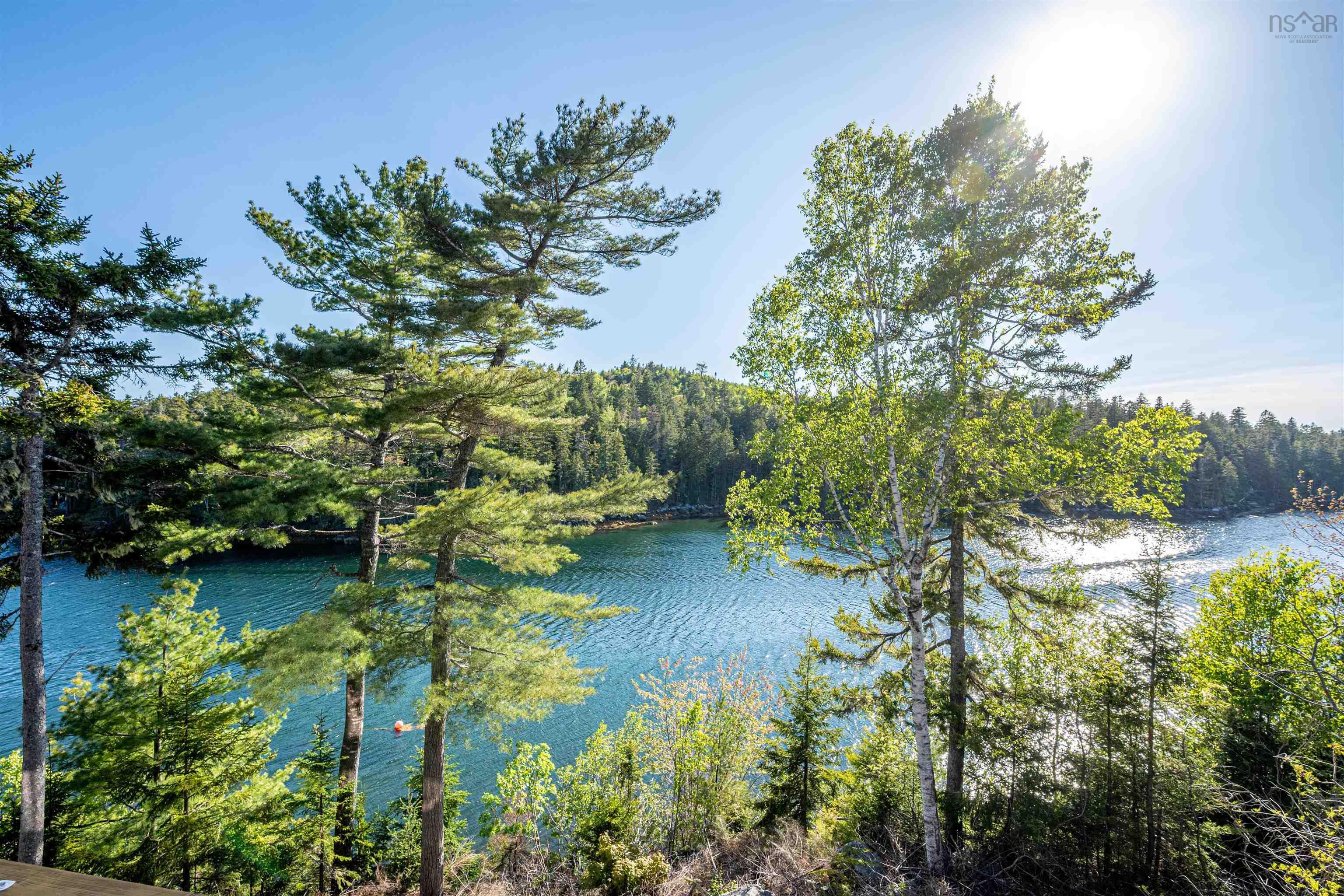 $999,900.00: 33 Ocean Marina Drive, Deep Cove