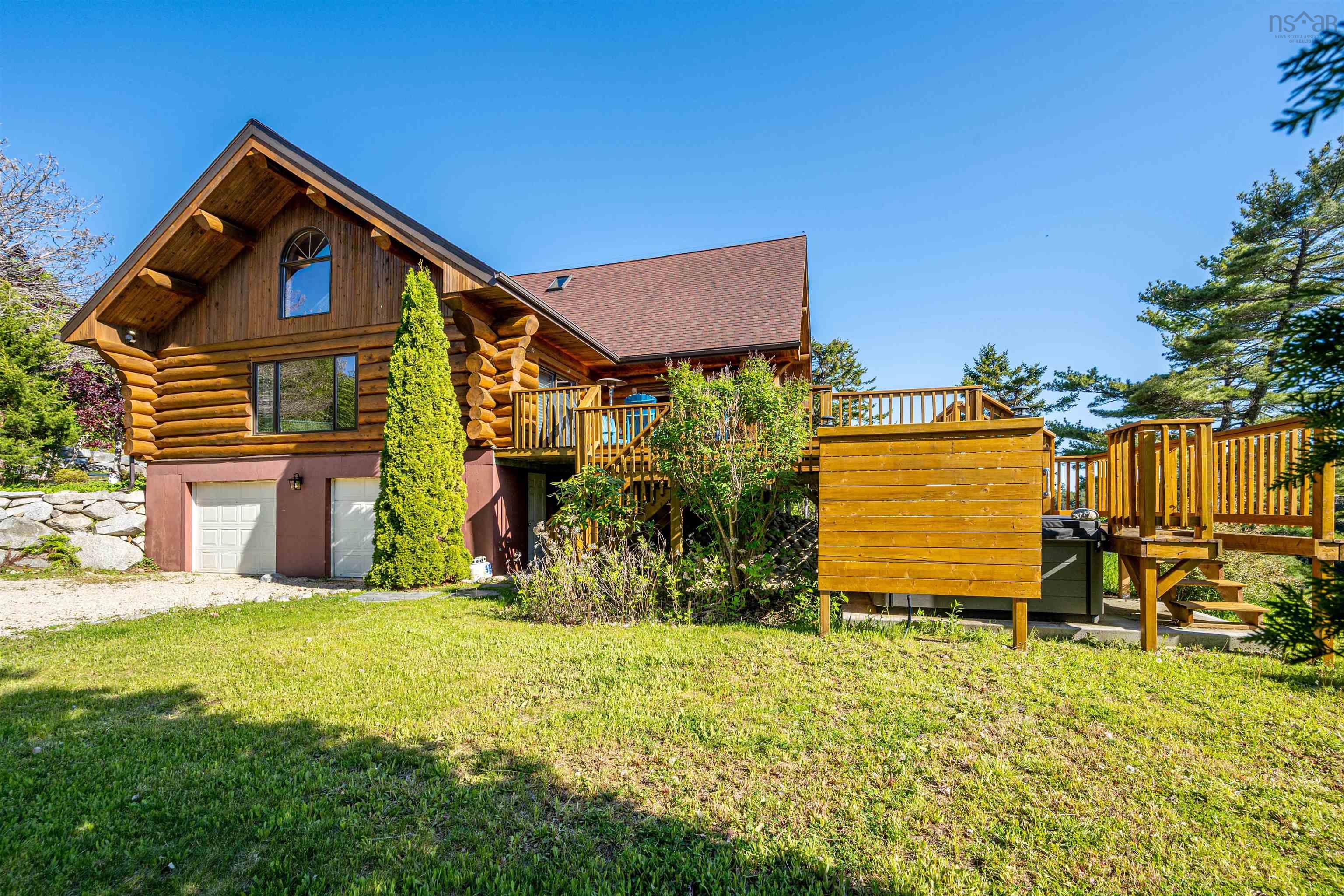 $999,900.00: 33 Ocean Marina Drive, Deep Cove