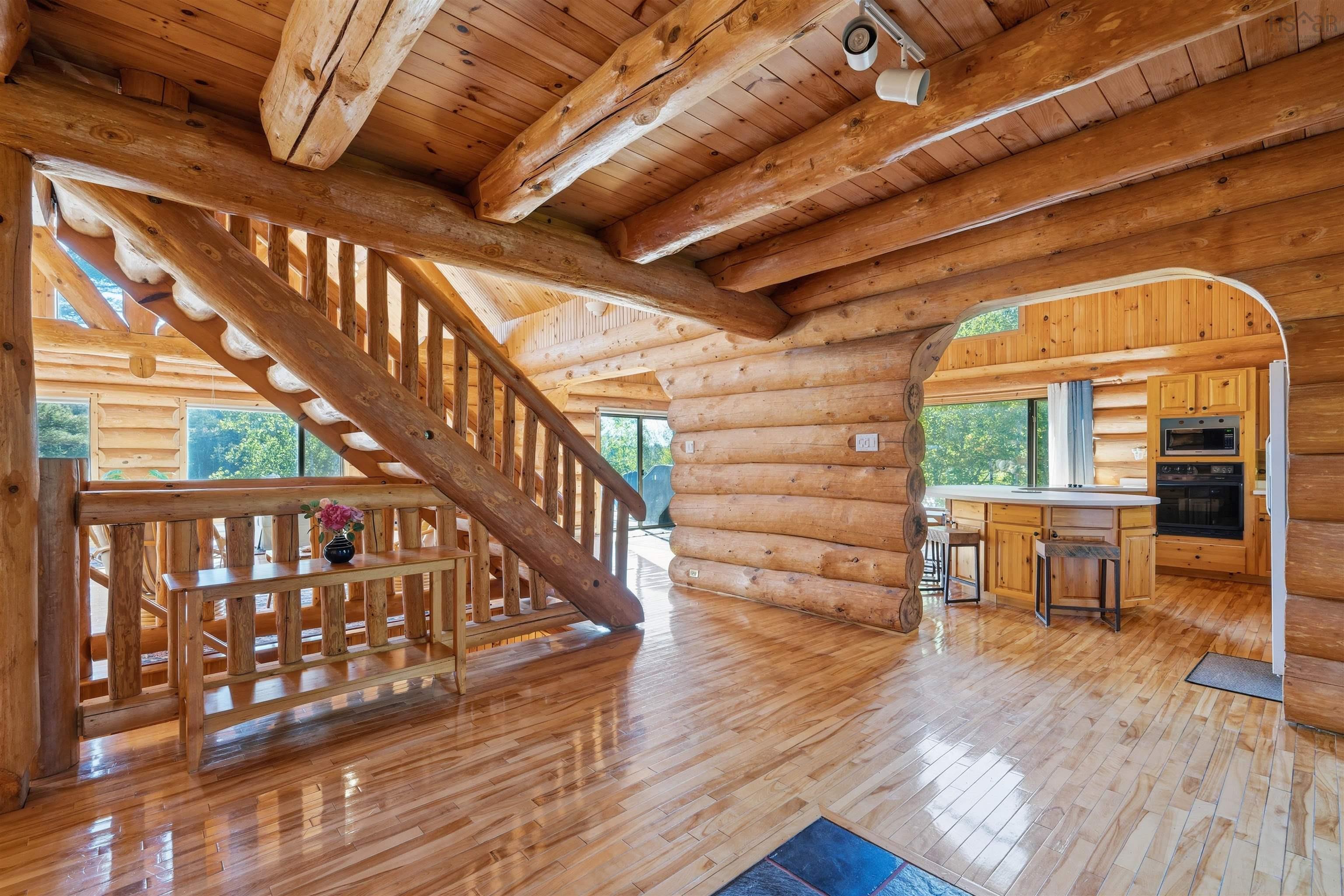 $999,900.00: 33 Ocean Marina Drive, Deep Cove