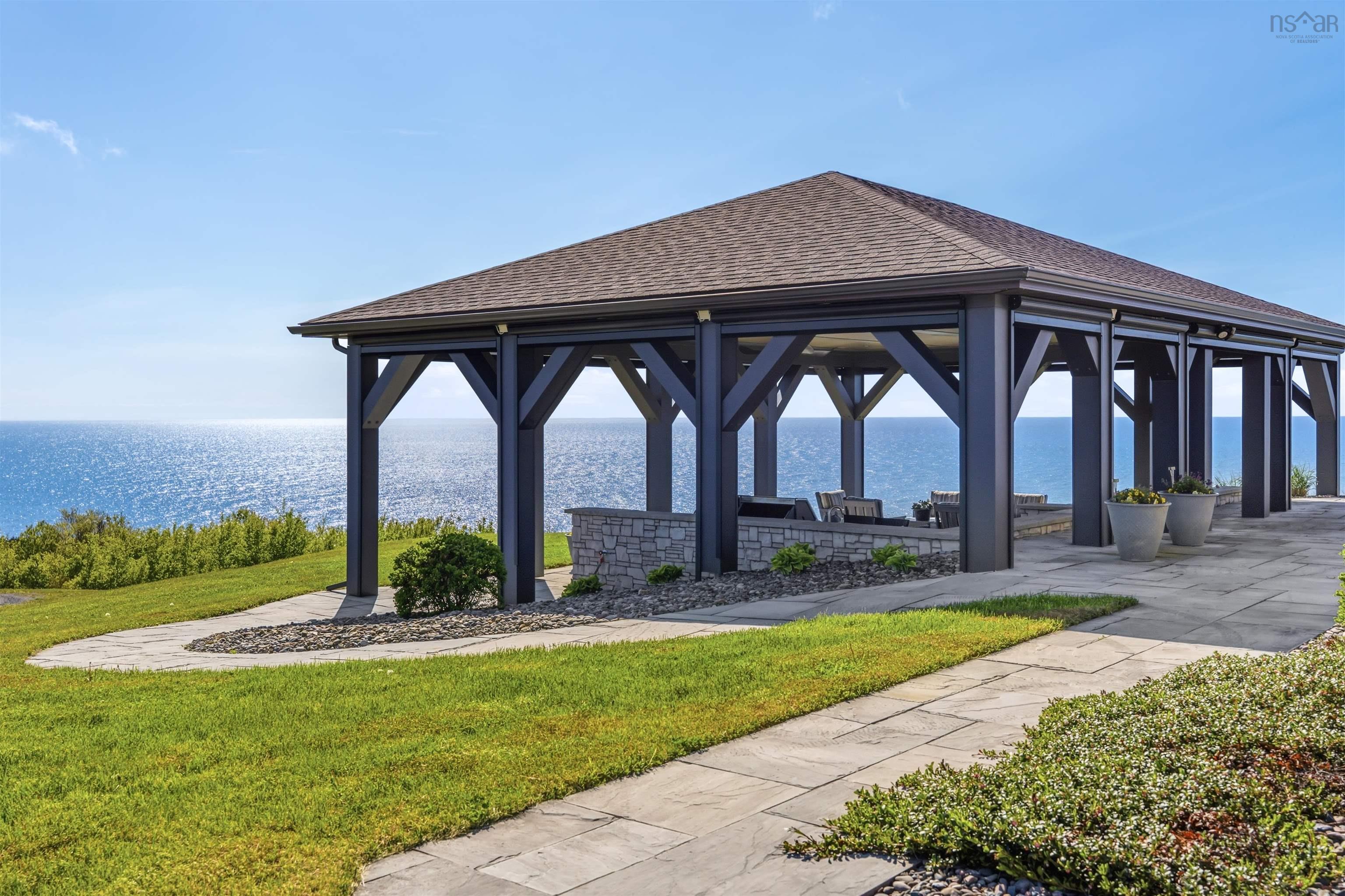 $1,950,000.00: 8482 Highway 337, Georgeville