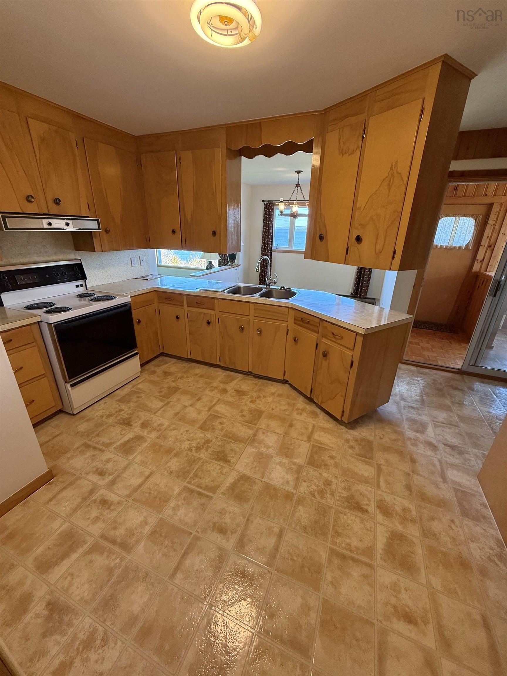 $525,000.00: 42 Montague Row, Digby