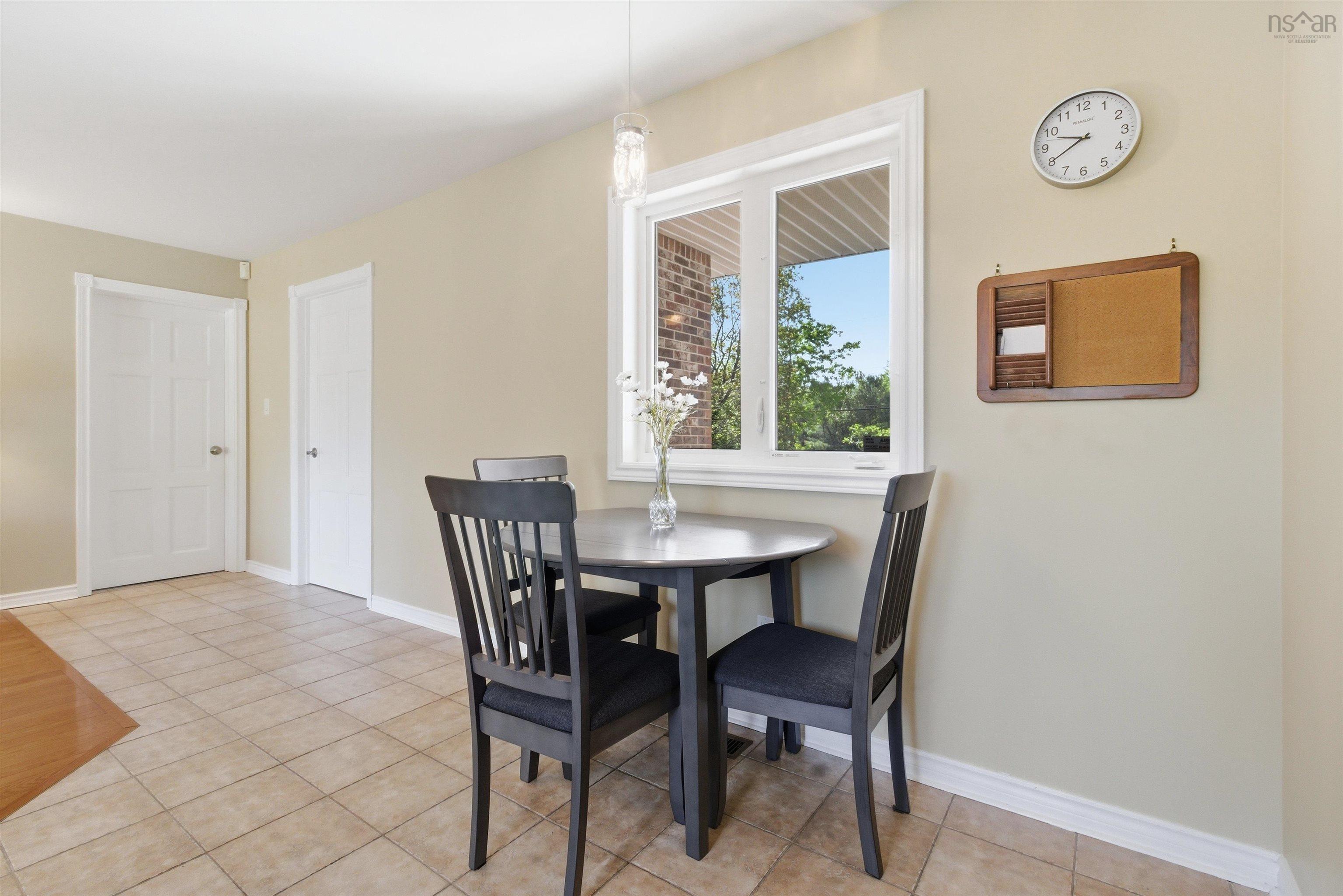 $699,900.00: 5 Juniper Way, Hubley