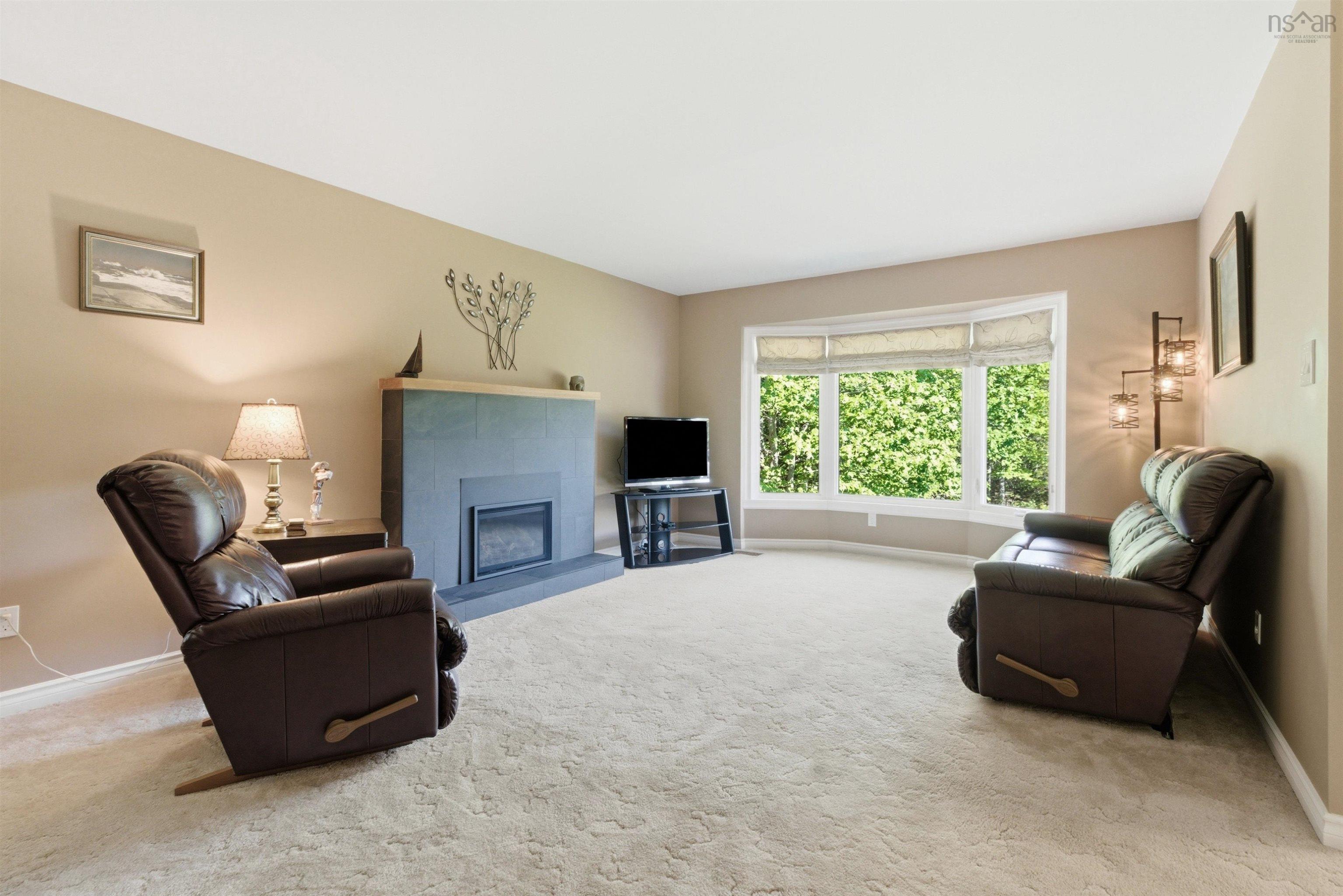 $699,900.00: 5 Juniper Way, Hubley