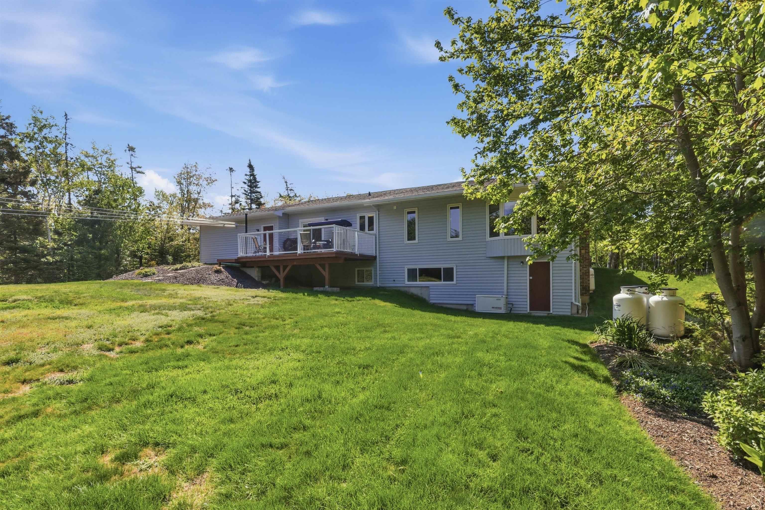 $699,900.00: 5 Juniper Way, Hubley