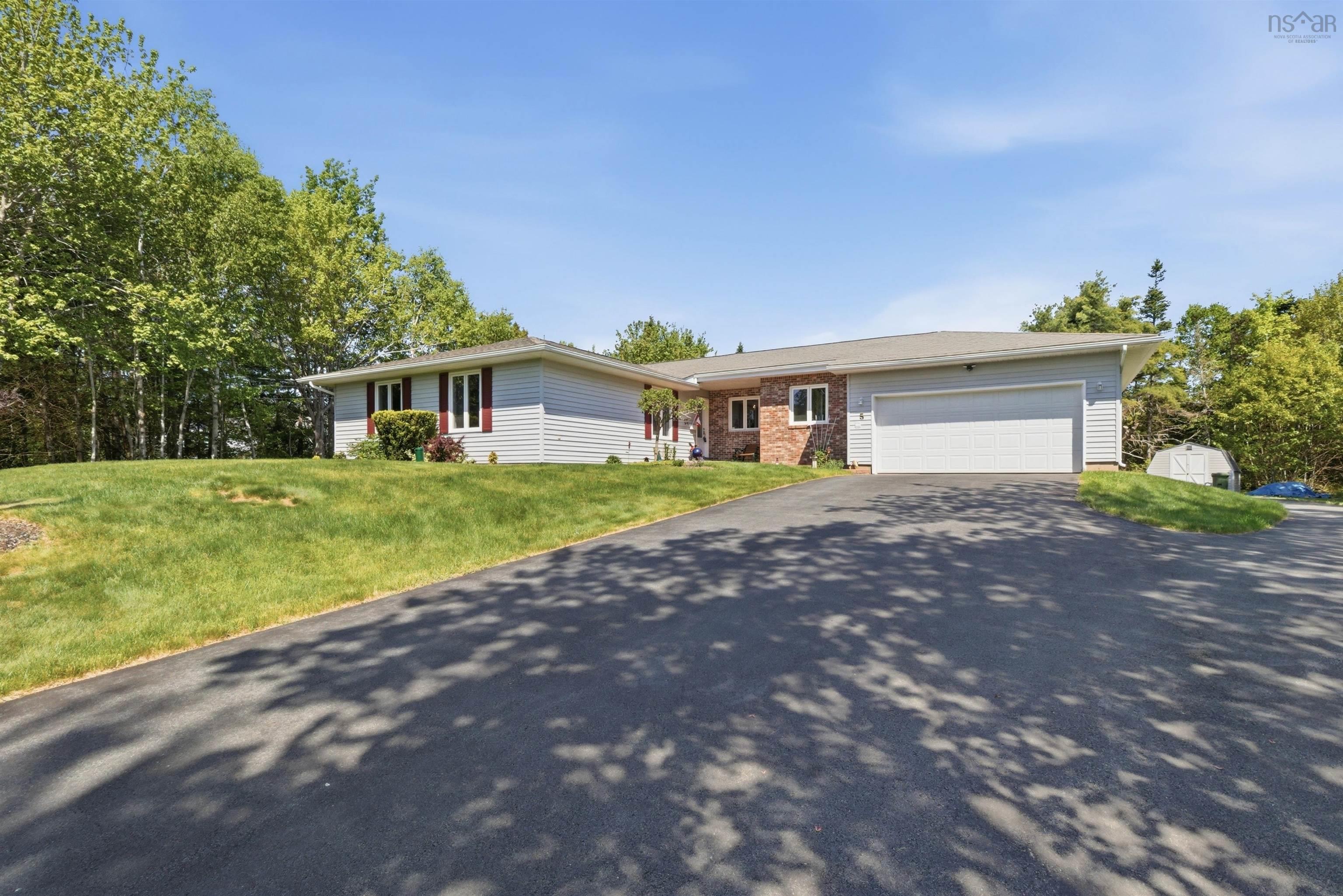 $699,900.00: 5 Juniper Way, Hubley