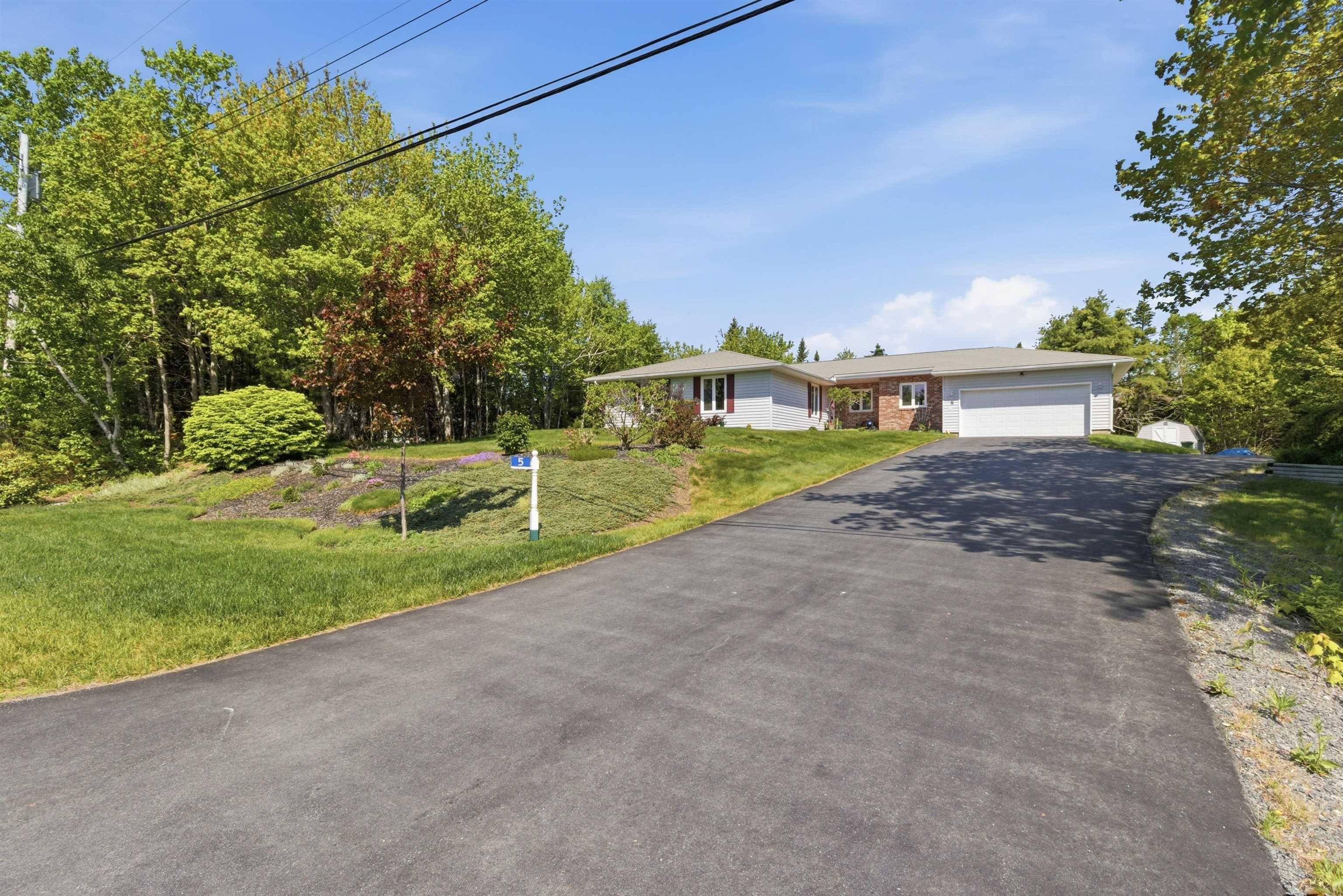 $699,900.00: 5 Juniper Way, Hubley