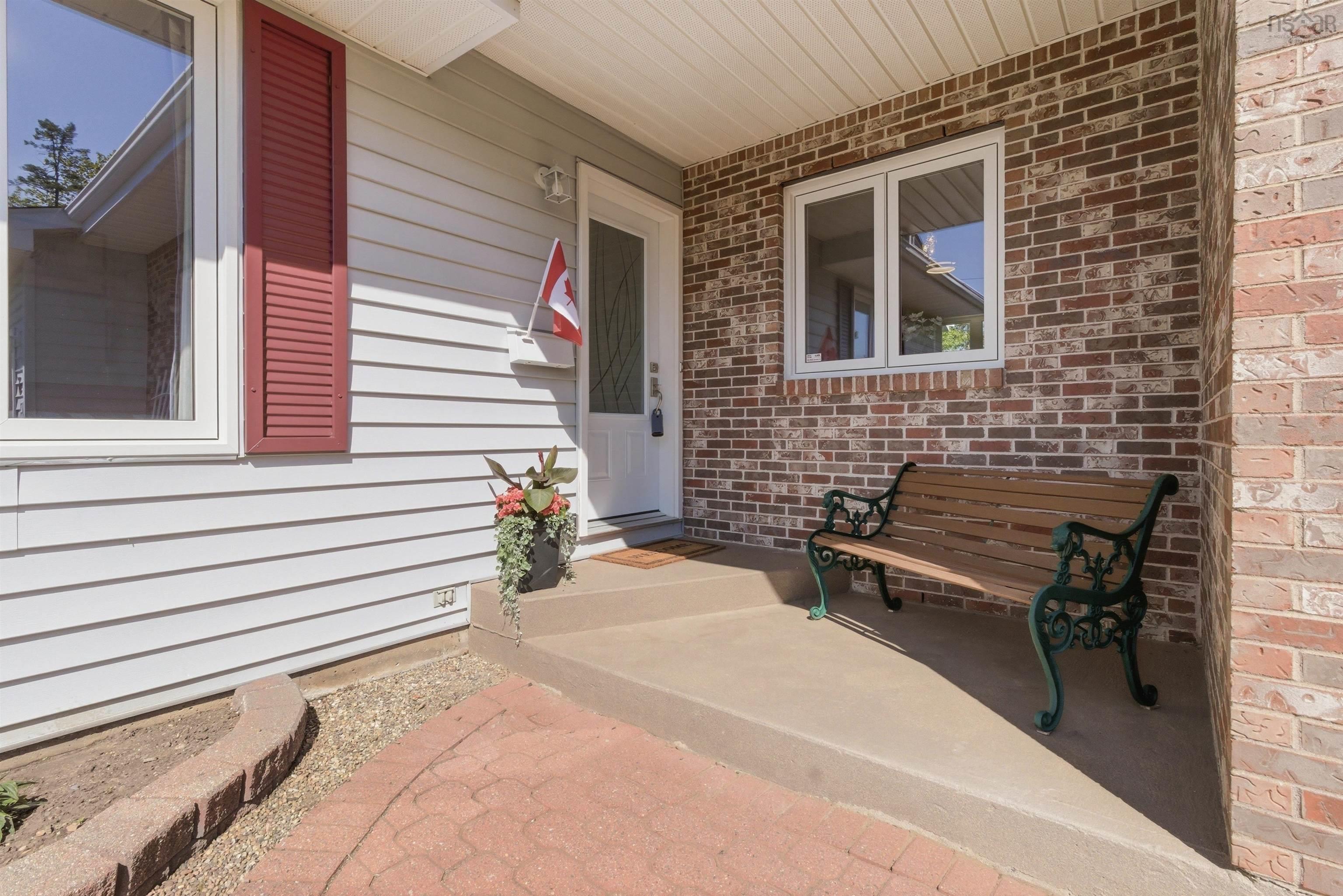 $699,900.00: 5 Juniper Way, Hubley