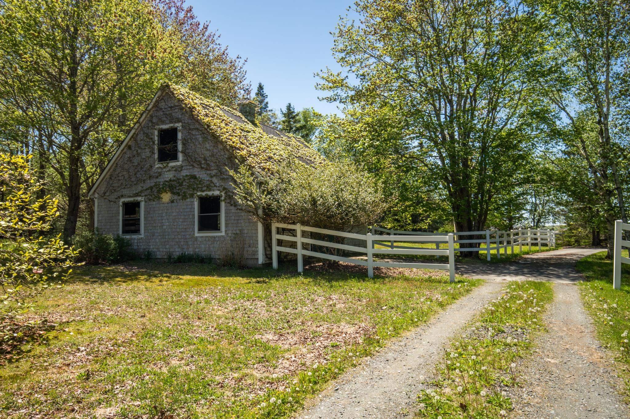 $1,200,000.00: 225 Canaan Road, Canaan