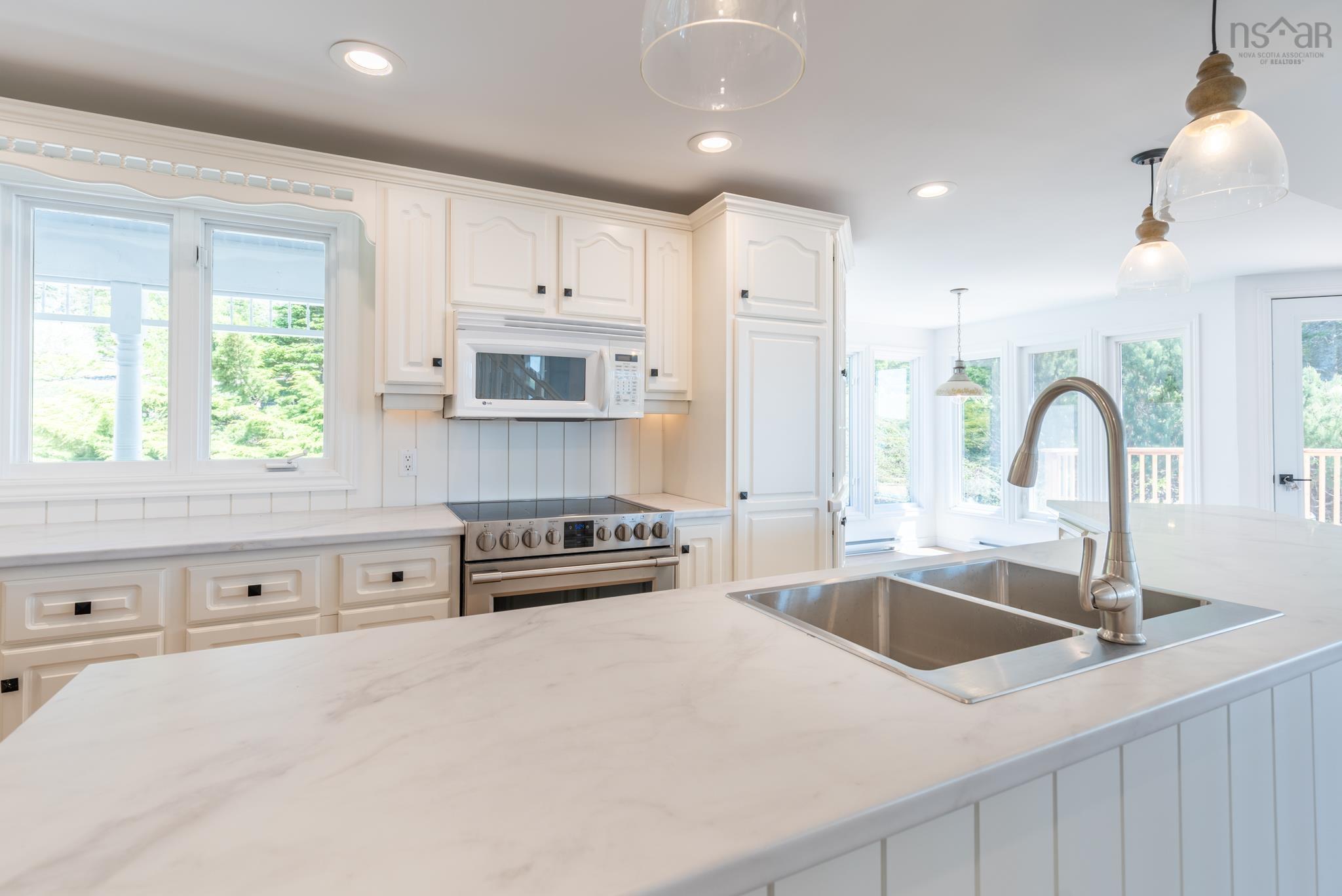 $1,200,000.00: 225 Canaan Road, Canaan