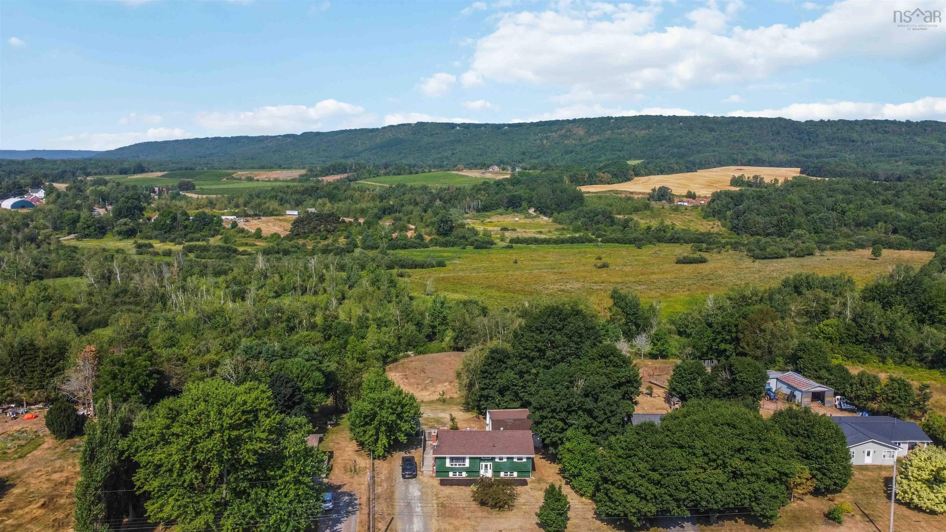 $475,000.00: 265 Black Hole, Sheffield Mills