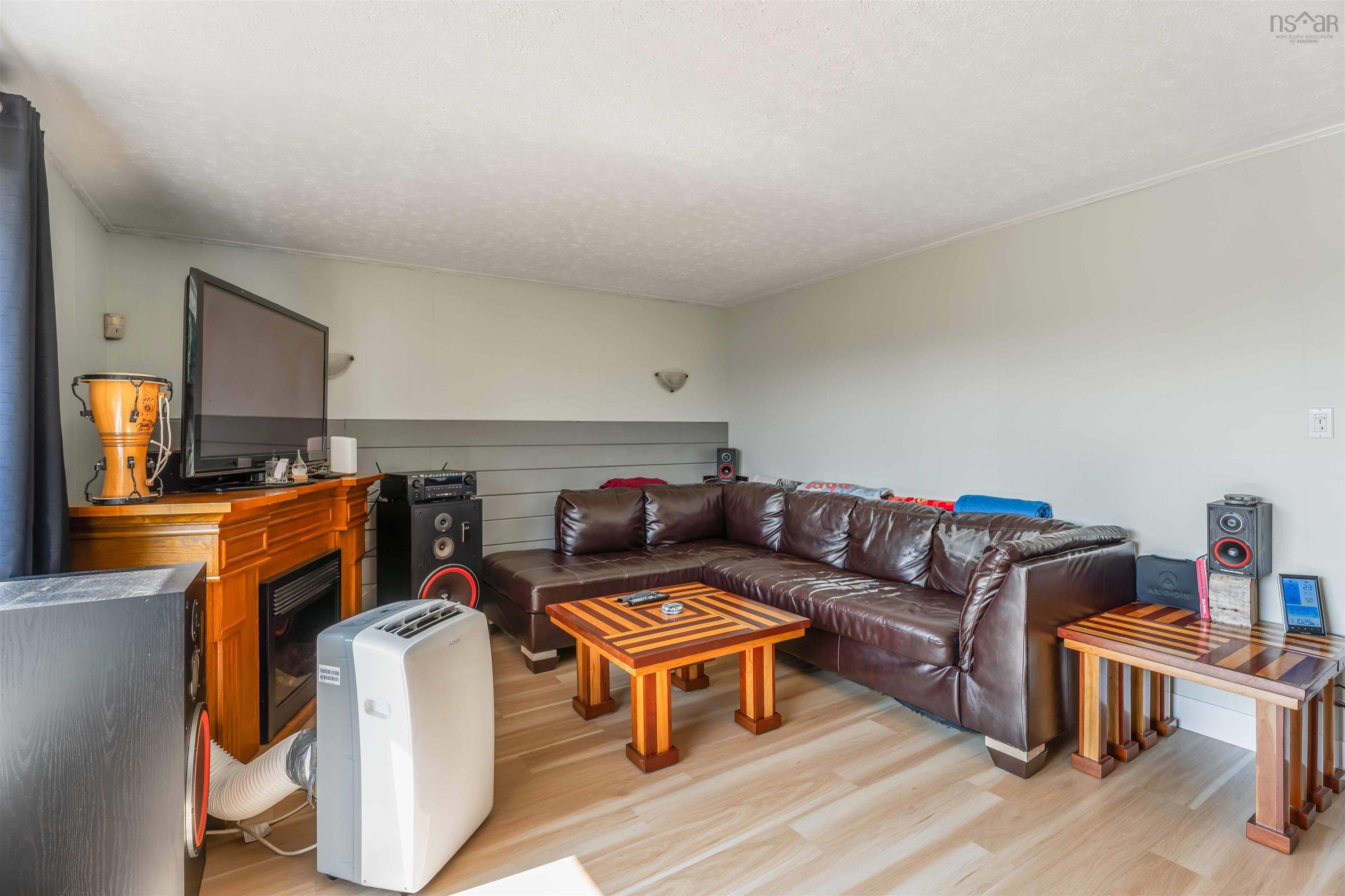 $475,000.00: 265 Black Hole, Sheffield Mills