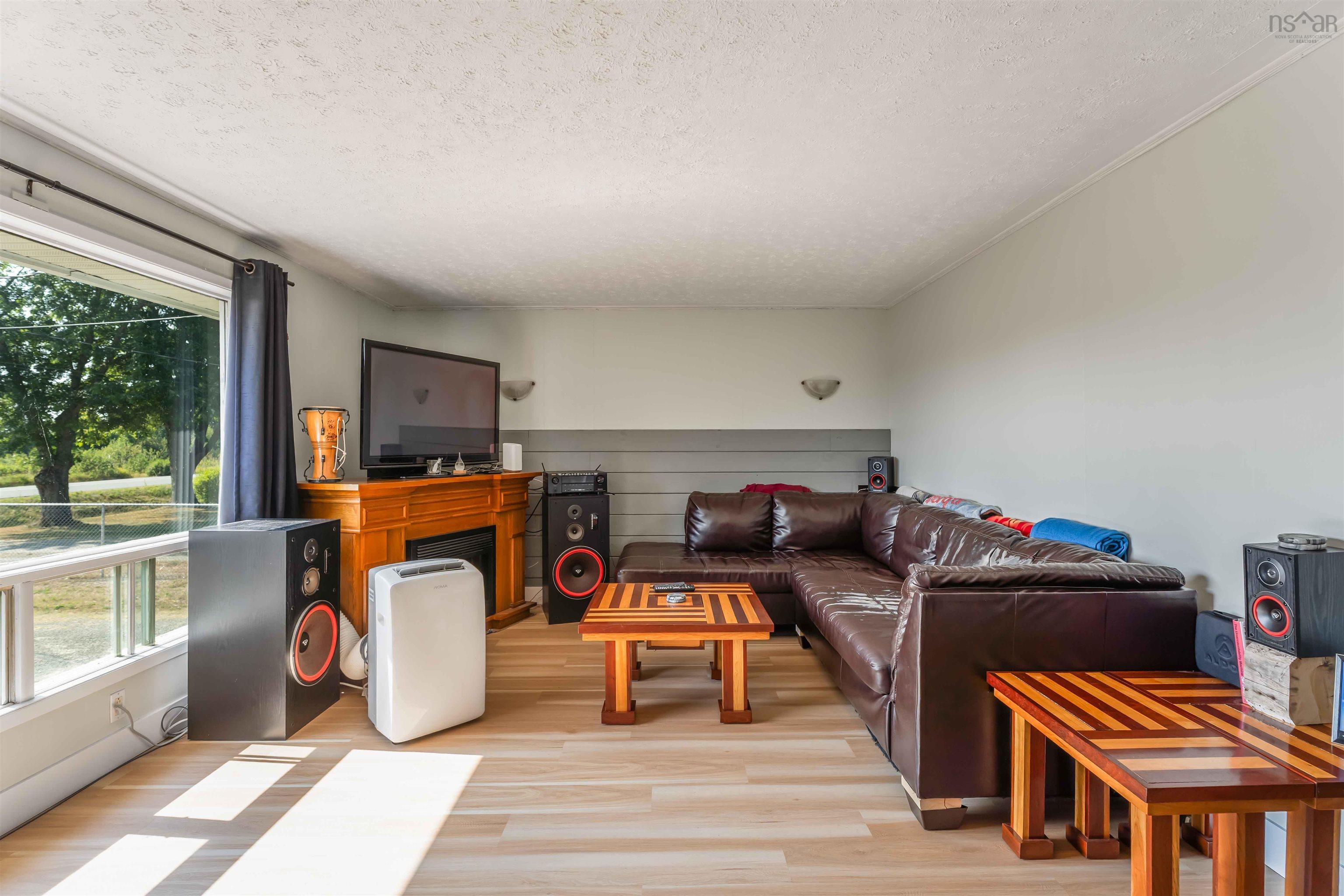 $475,000.00: 265 Black Hole, Sheffield Mills
