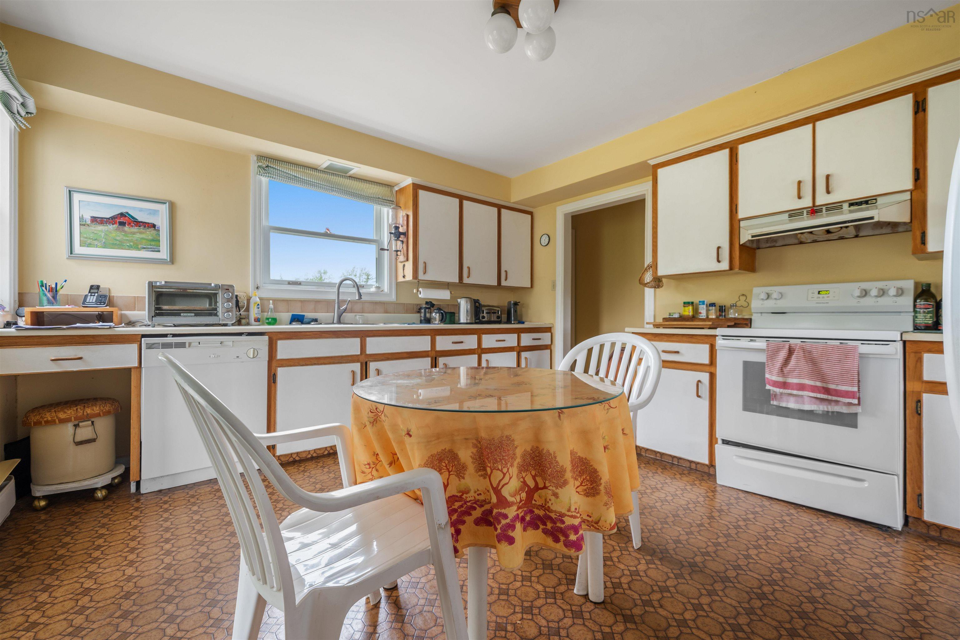 $475,000.00: 5226 Little Harbour Road, Little Harbour