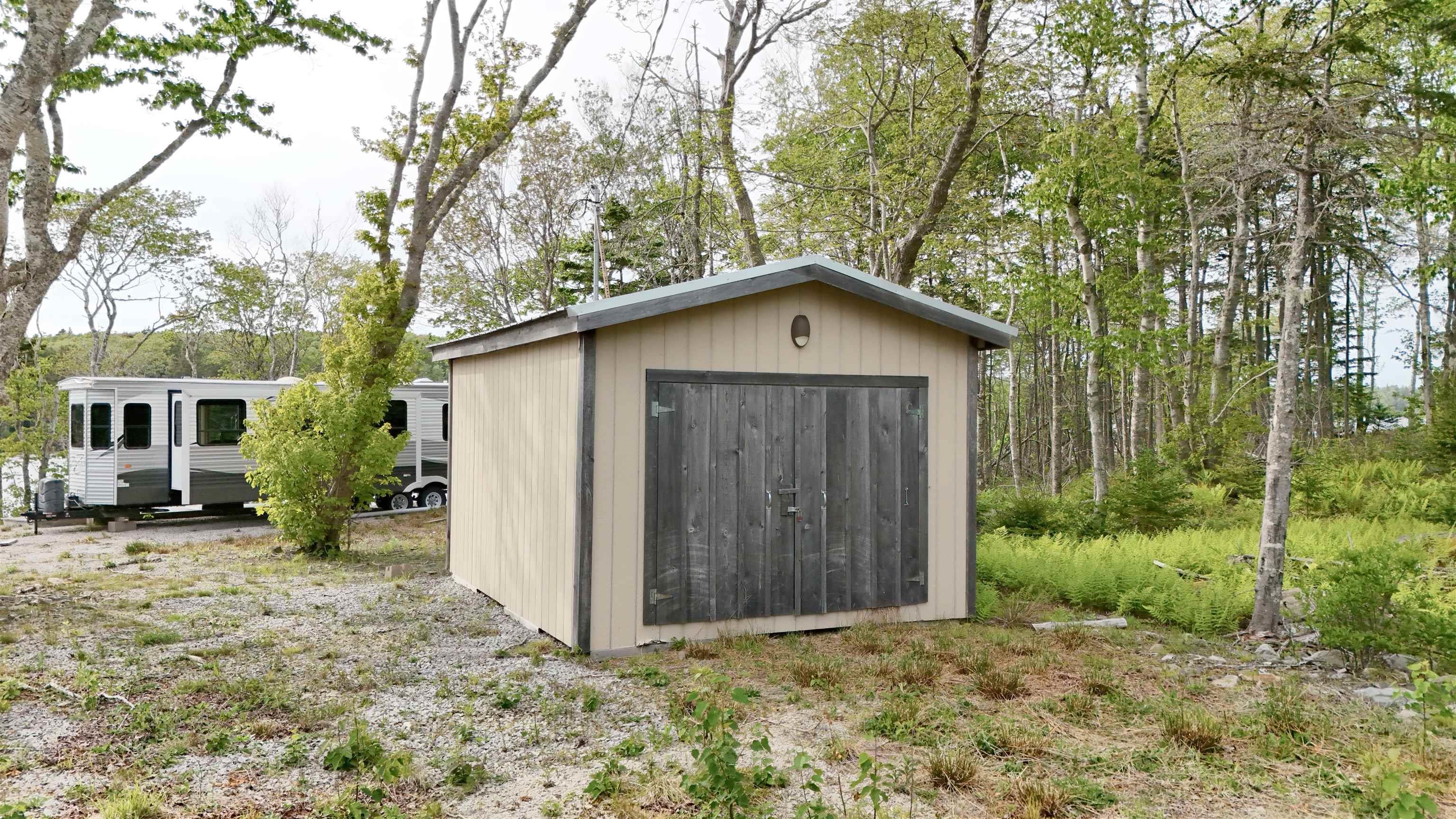 $159,900.00: 21 Caterpillar Loop, Darlings Lake