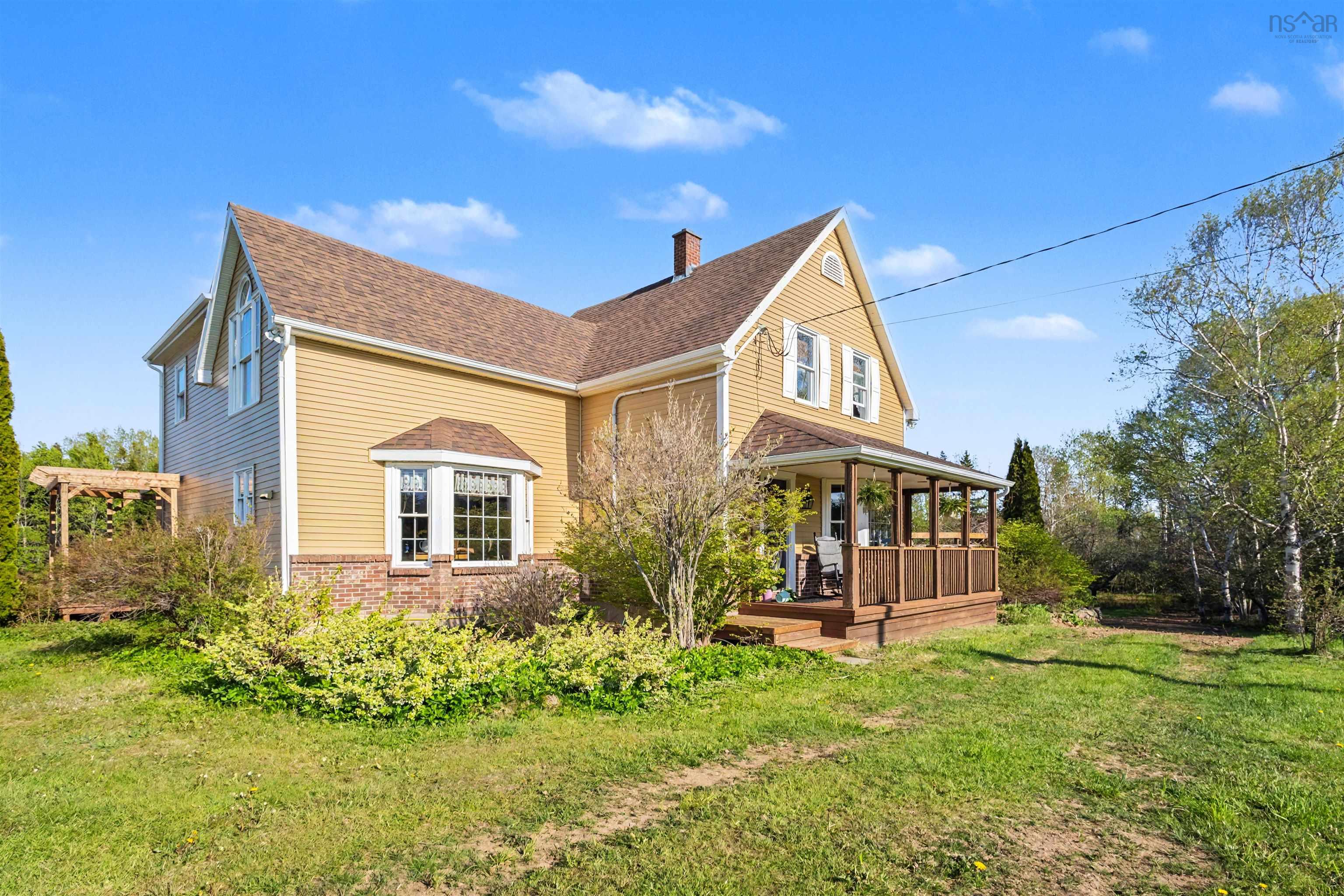 $559,900.00: 488 St James Road, Dalem Lake