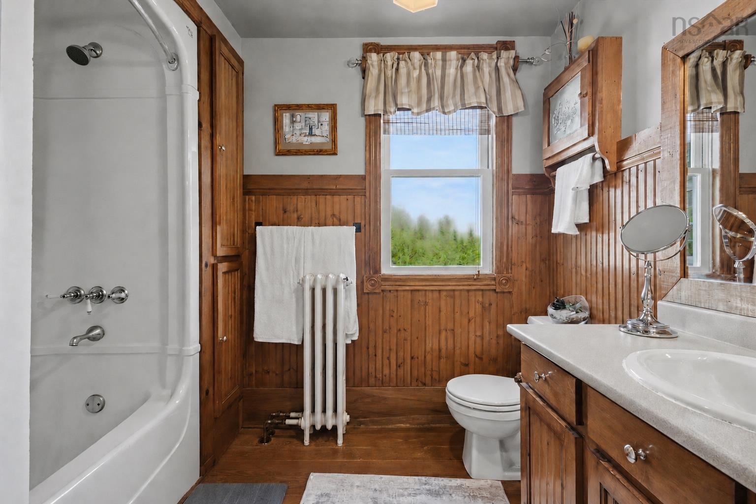 $559,900.00: 488 St James Road, Dalem Lake