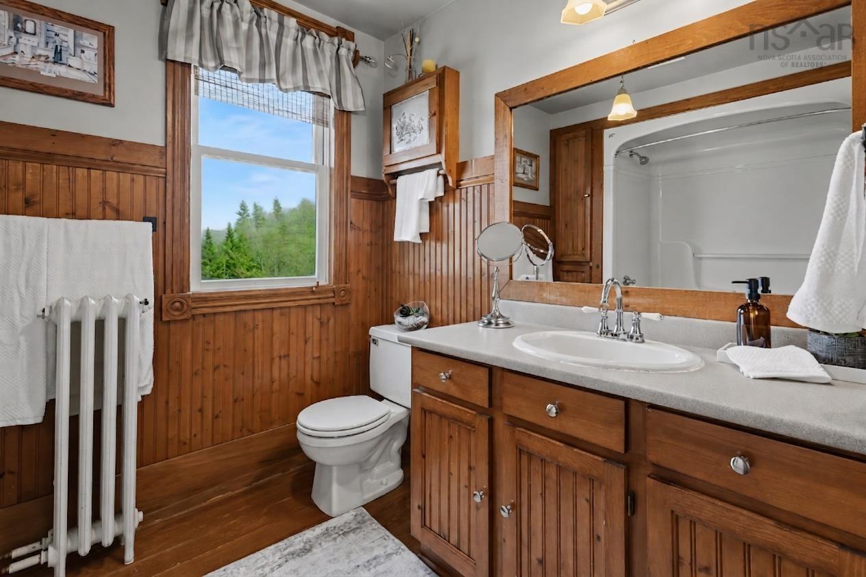 $559,900.00: 488 St James Road, Dalem Lake