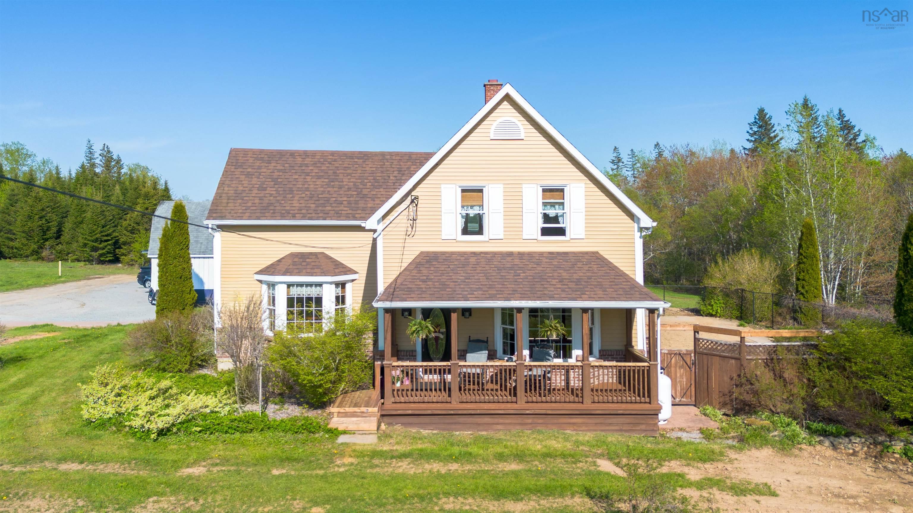 $559,900.00: 488 St James Road, Dalem Lake