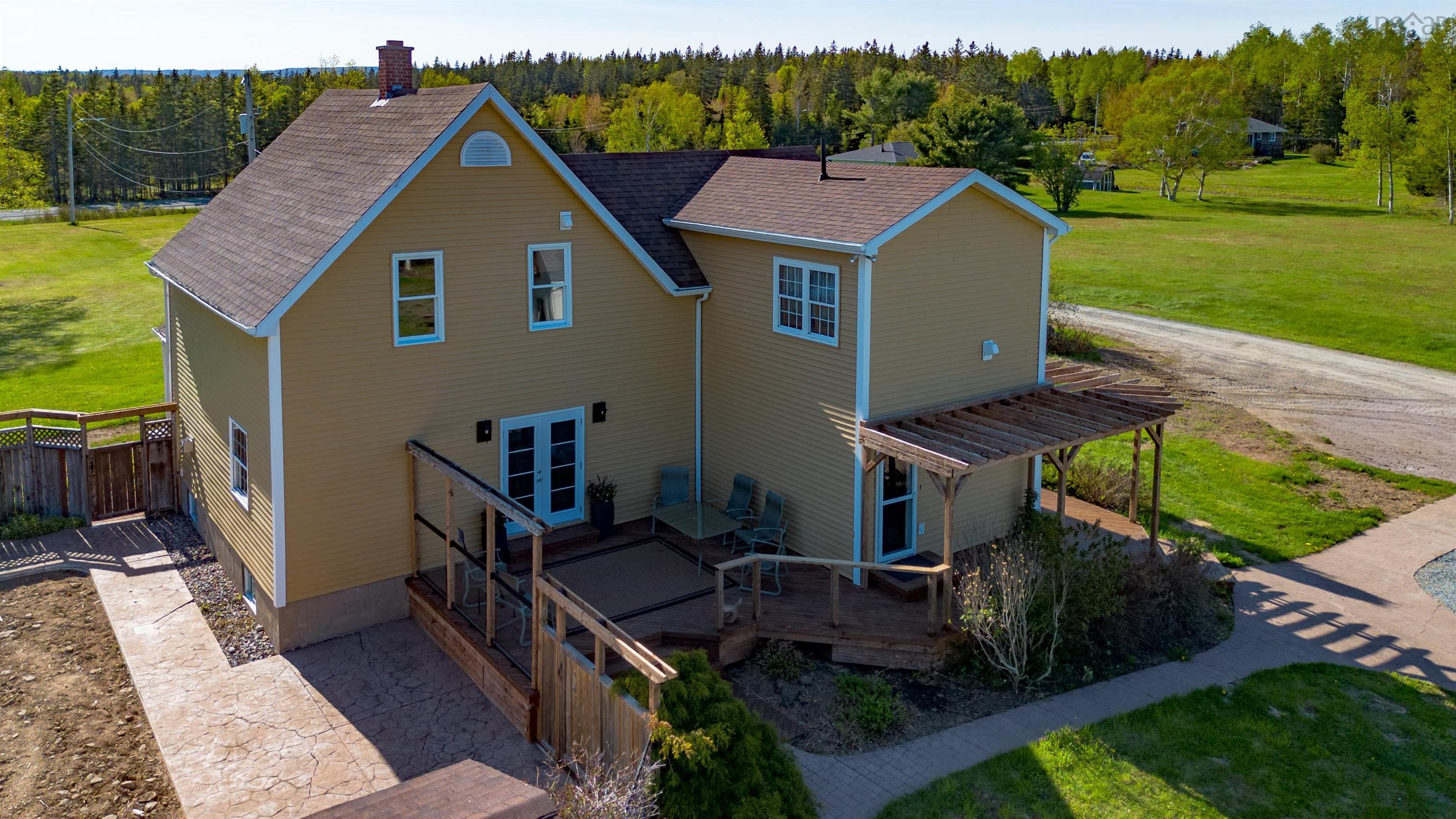 $559,900.00: 488 St James Road, Dalem Lake