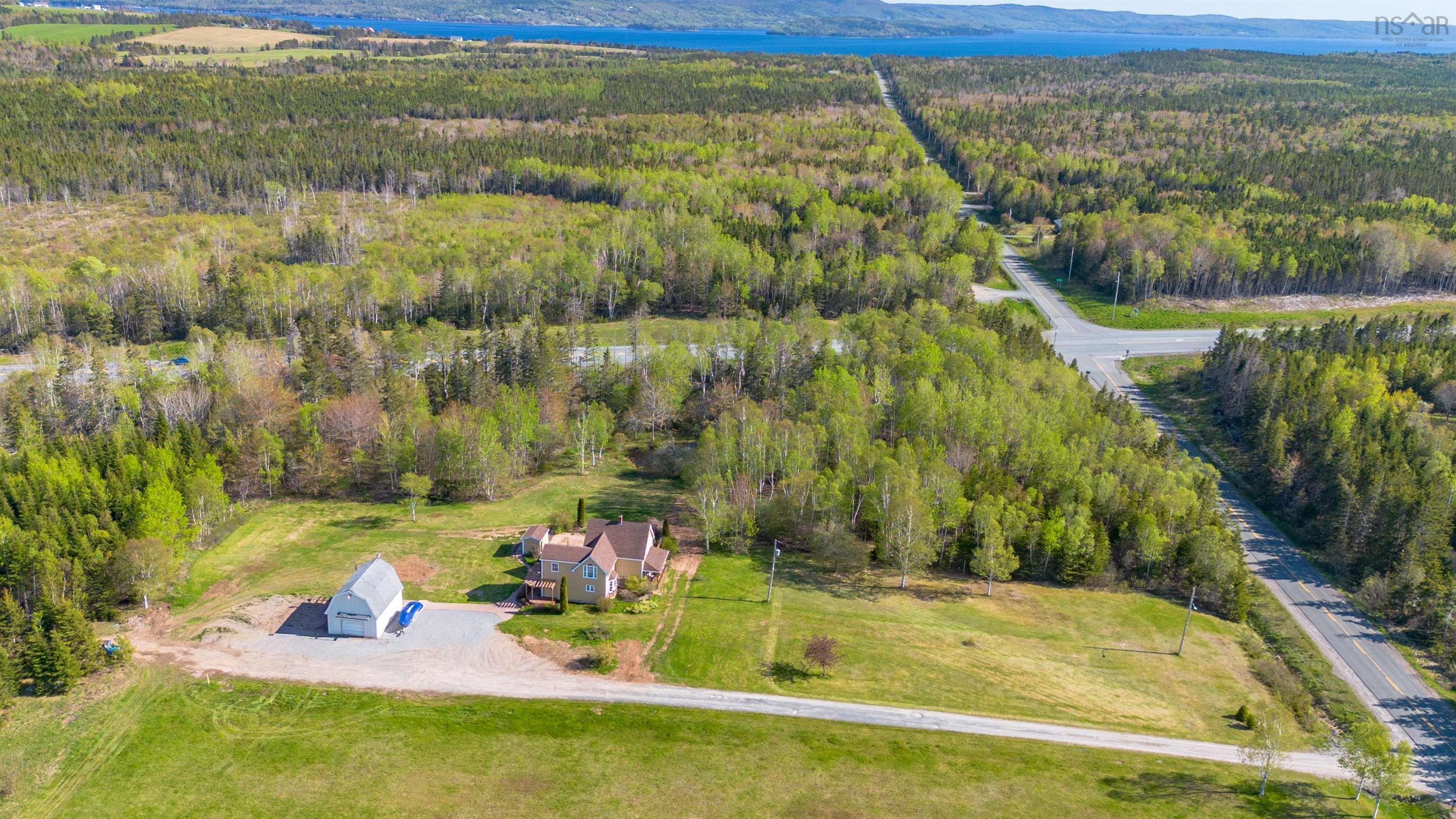 $559,900.00: 488 St James Road, Dalem Lake