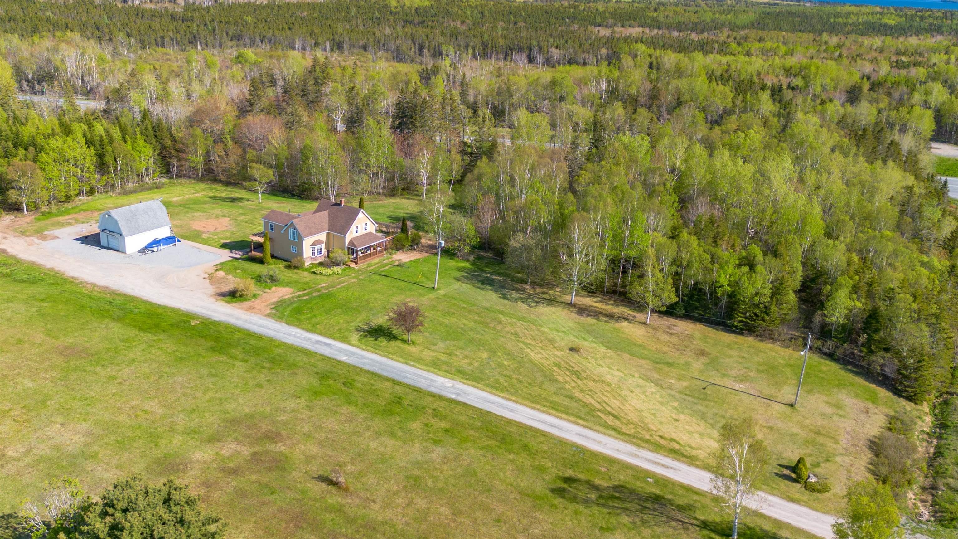 $559,900.00: 488 St James Road, Dalem Lake