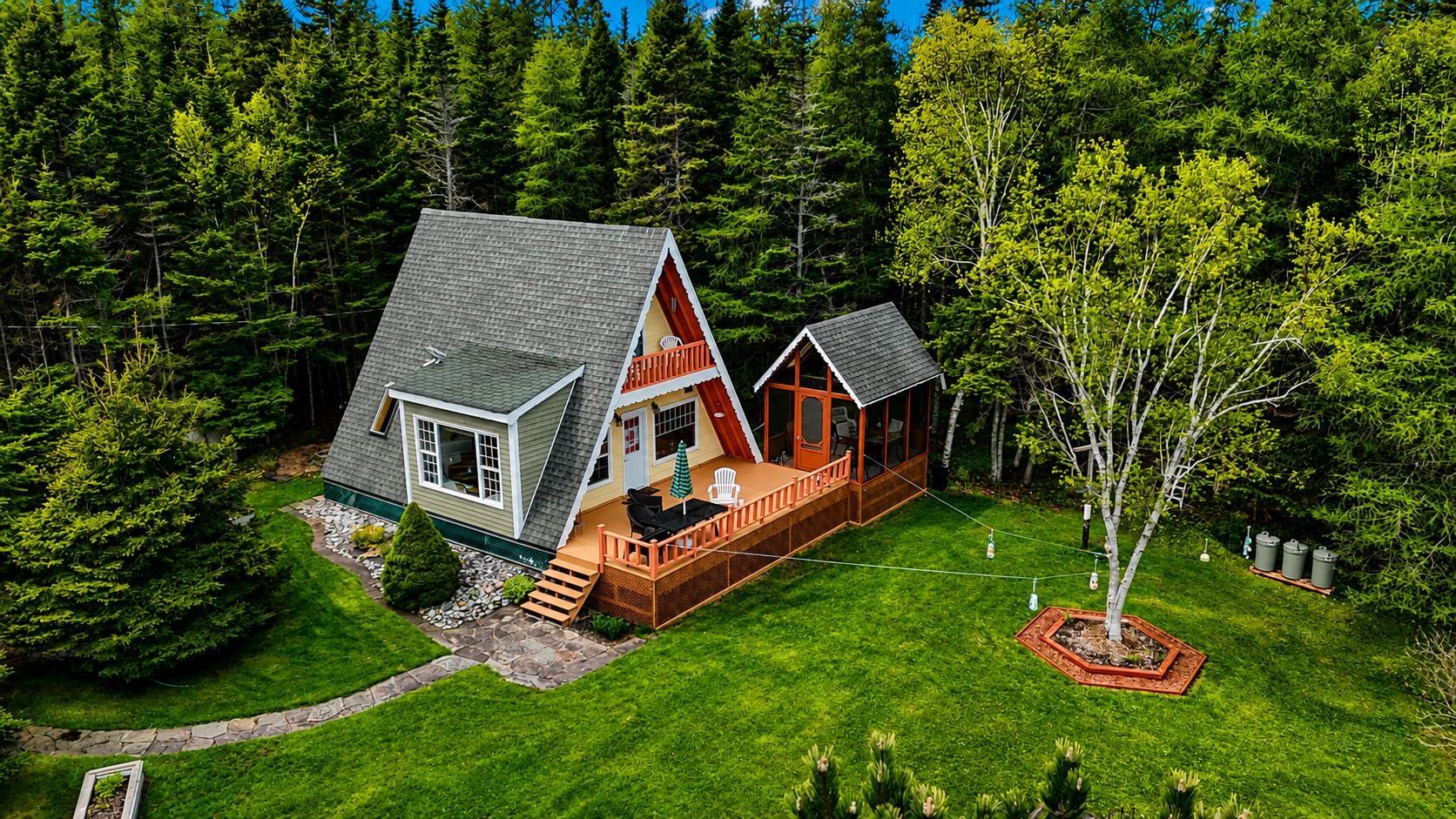 $349,000.00: 1595 West Bay Road, Dundee
