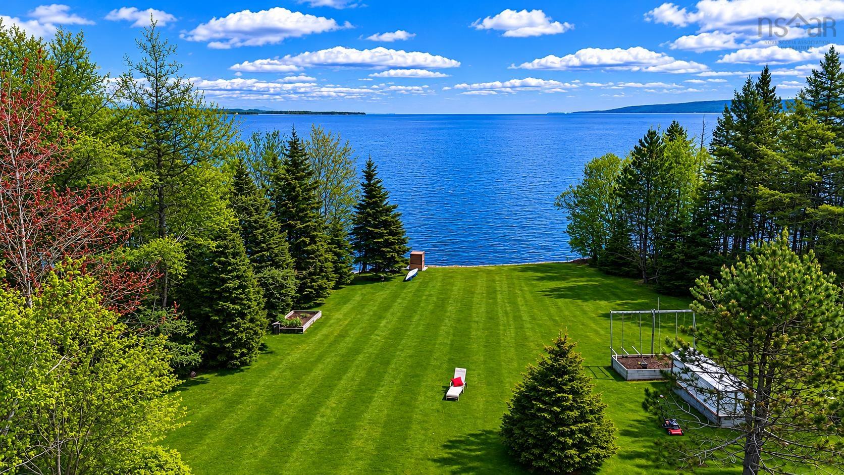 $349,000.00: 1595 West Bay Road, Dundee