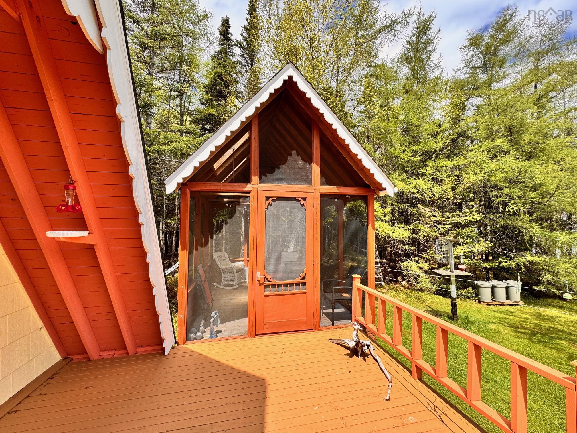 $349,000.00: 1595 West Bay Road, Dundee