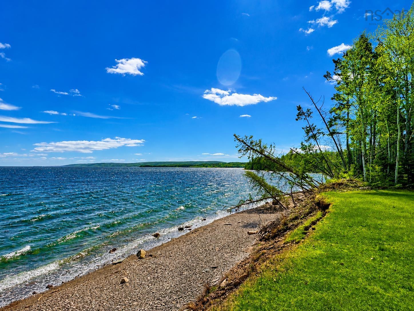 $349,000.00: 1595 West Bay Road, Dundee