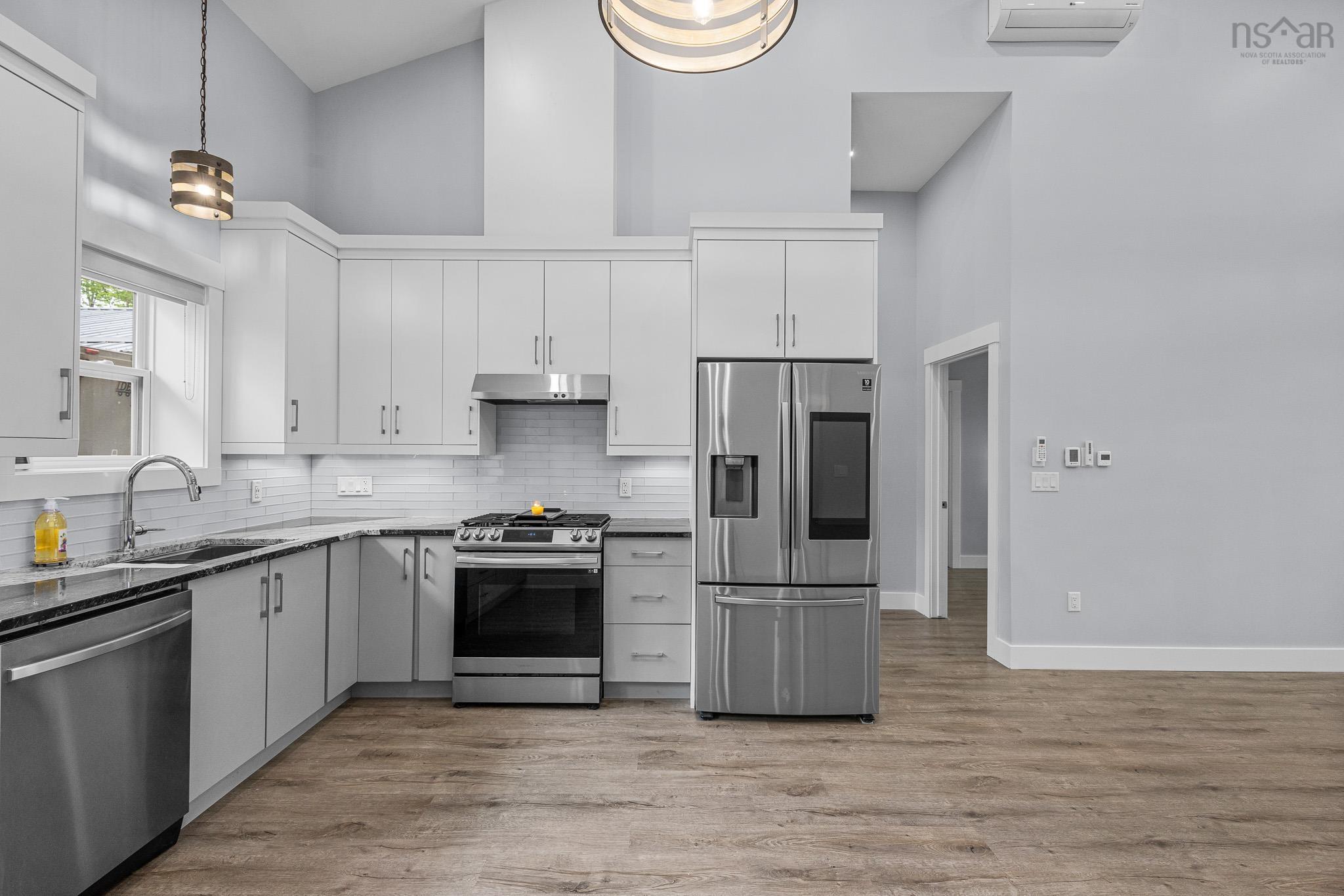 $744,900.00: 62 Canyon Point Road, Upper Vaughan