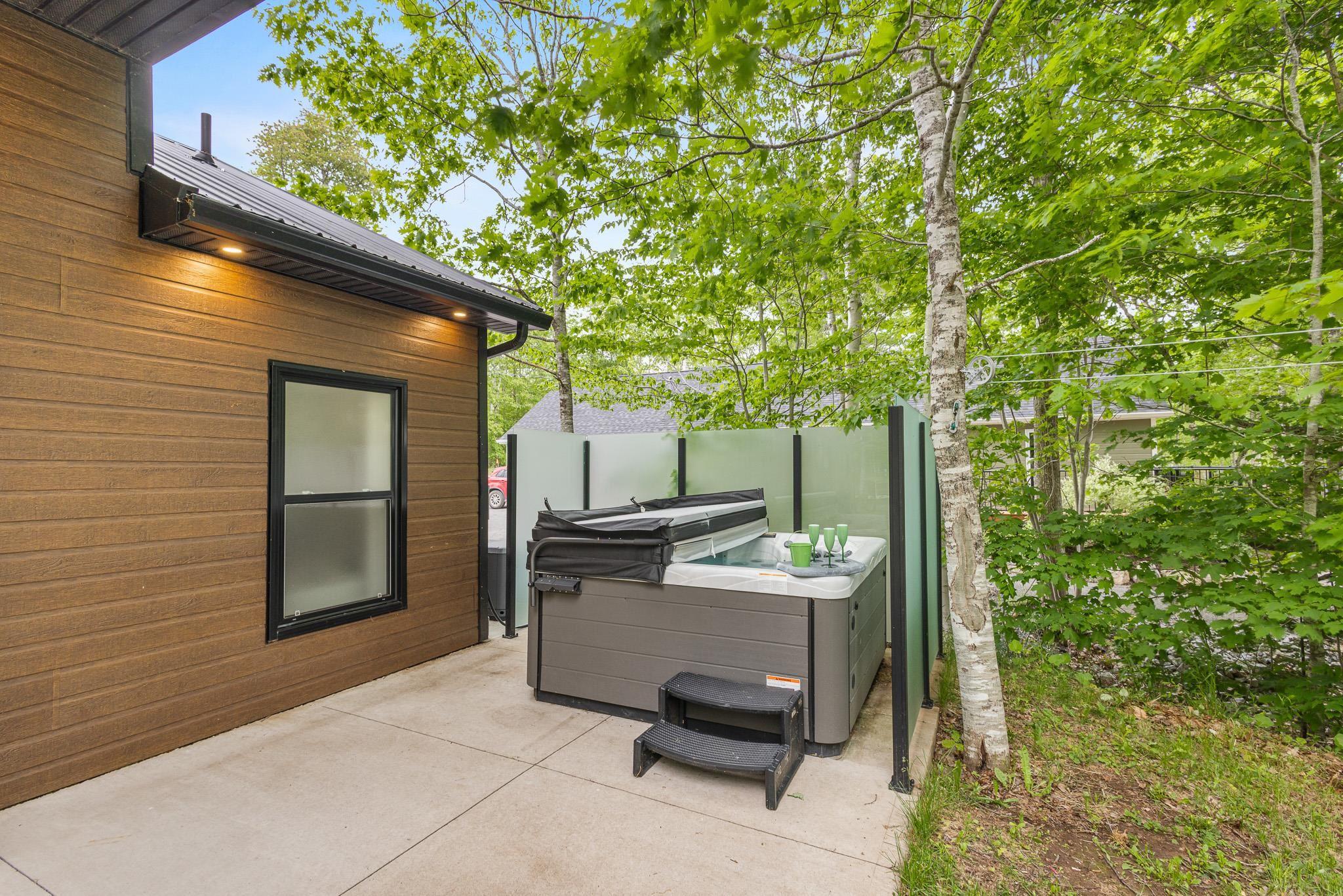 $744,900.00: 62 Canyon Point Road, Upper Vaughan
