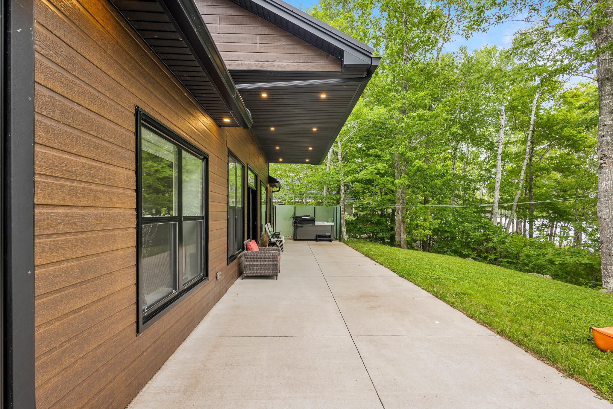 $744,900.00: 62 Canyon Point Road, Upper Vaughan