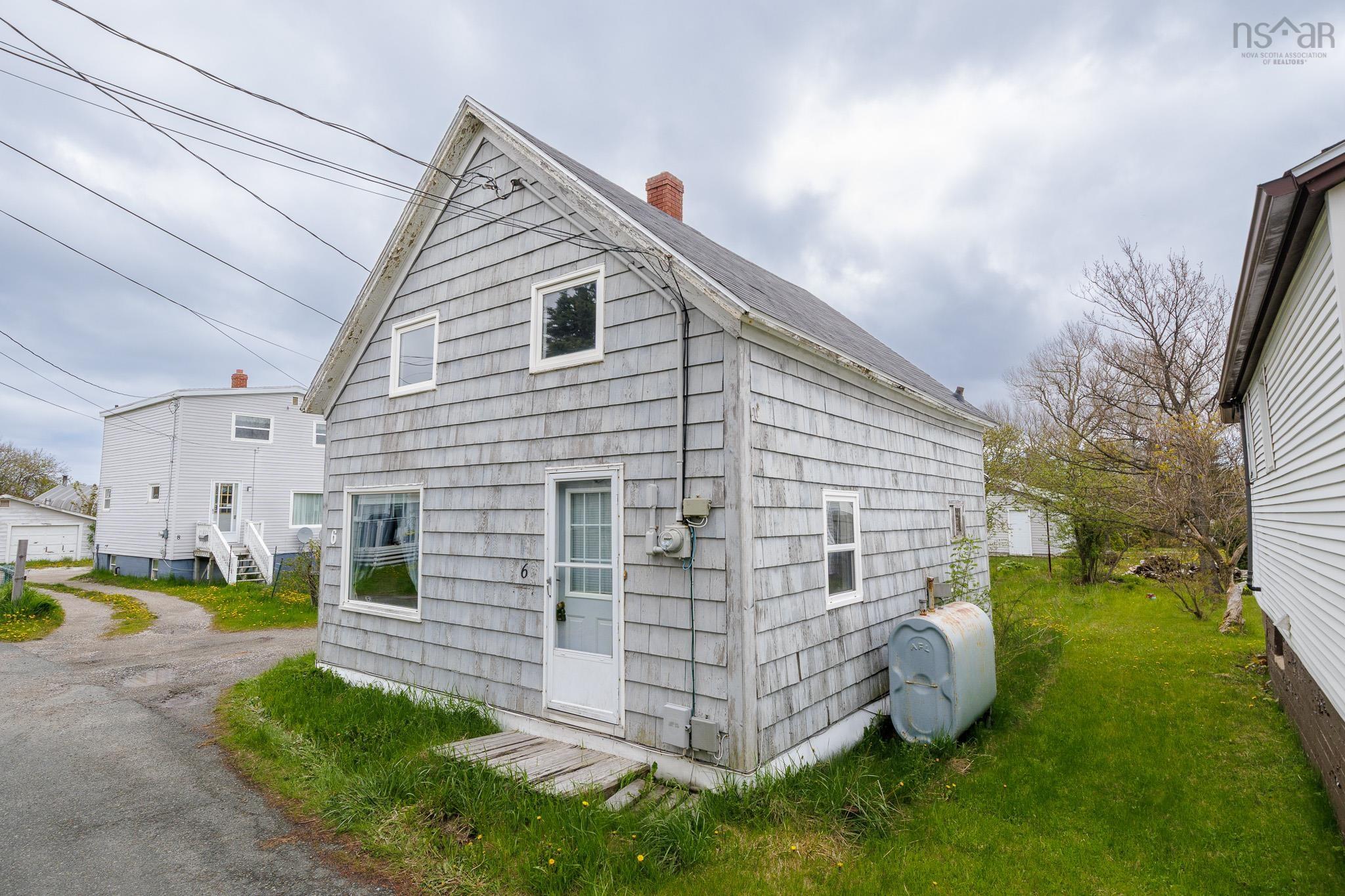 $59,900.00: 6 Miles Lane, Glace Bay