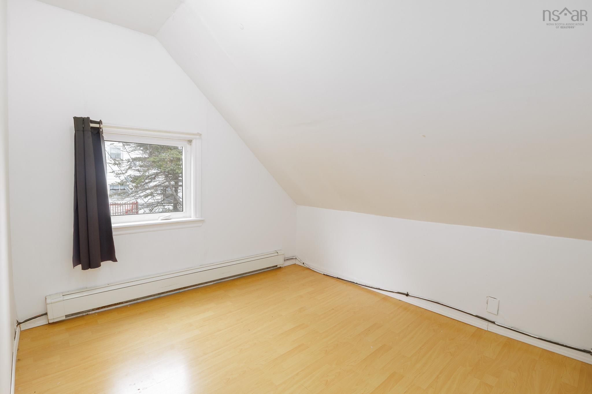 $59,900.00: 6 Miles Lane, Glace Bay