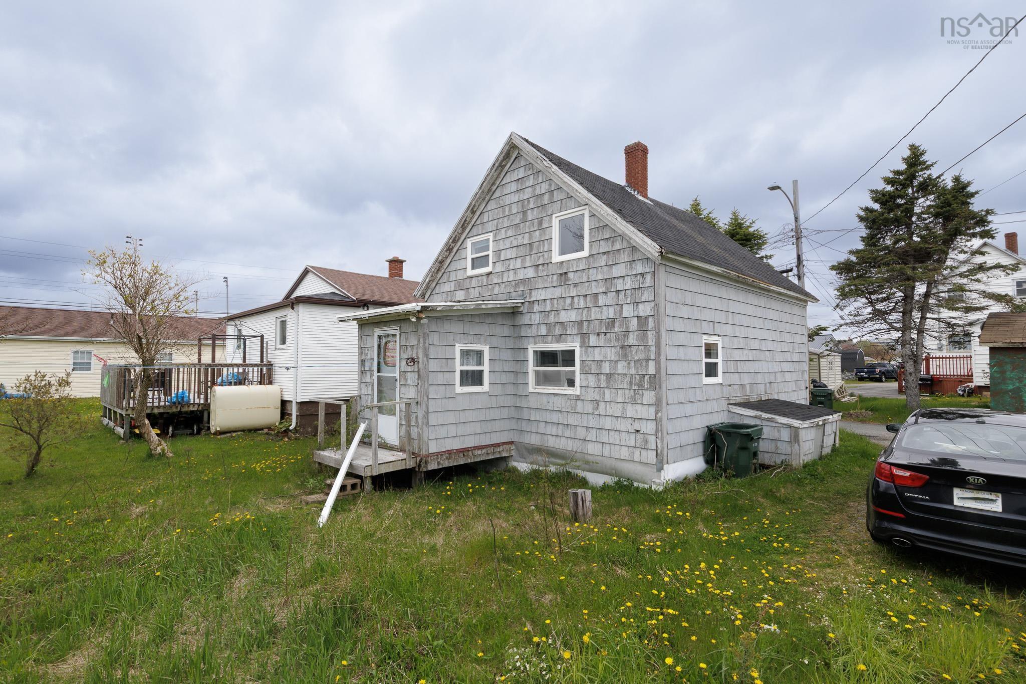 $59,900.00: 6 Miles Lane, Glace Bay