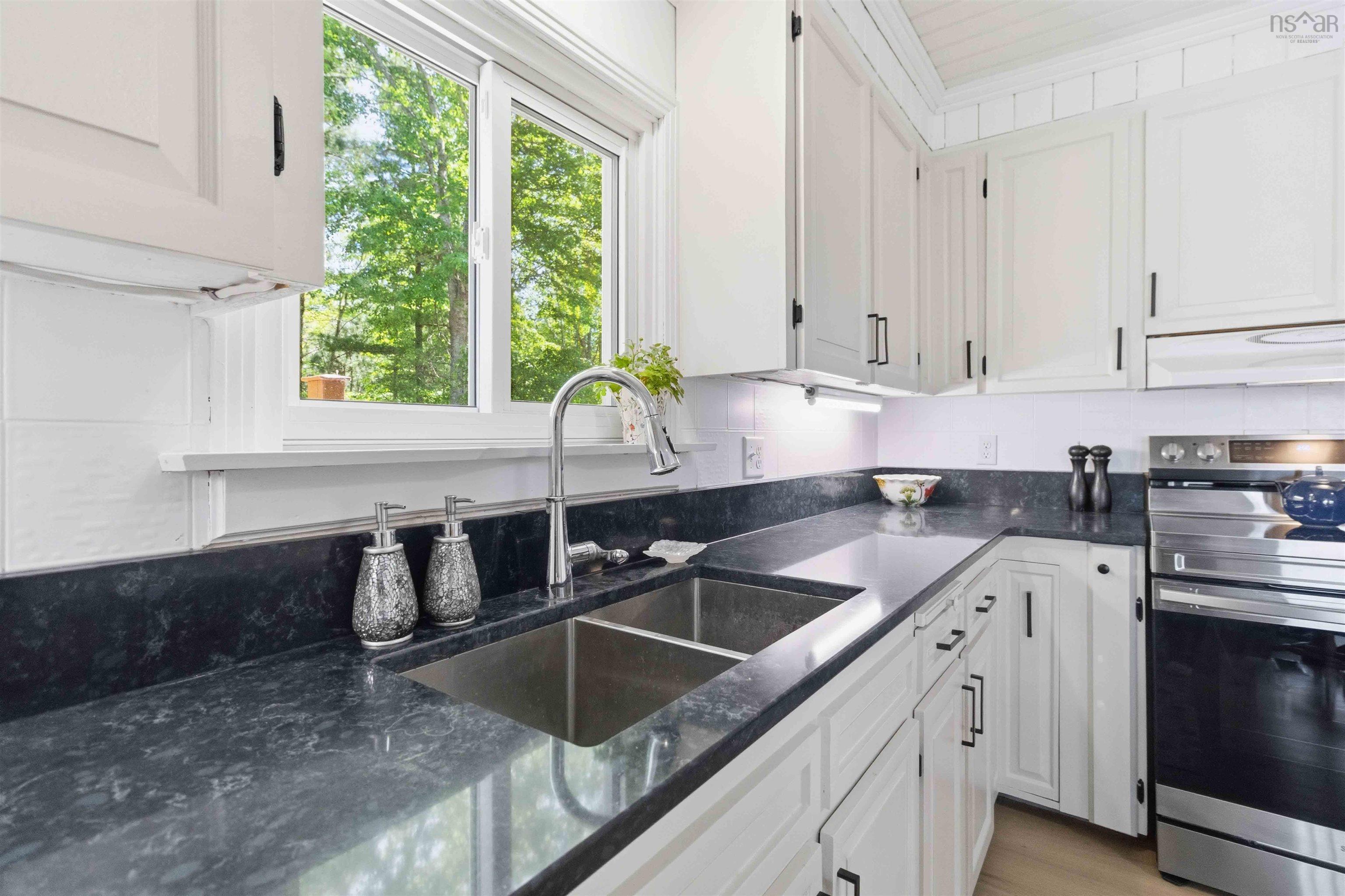 $599,900.00: 152 Hallamore Lane, Middle Cornwall