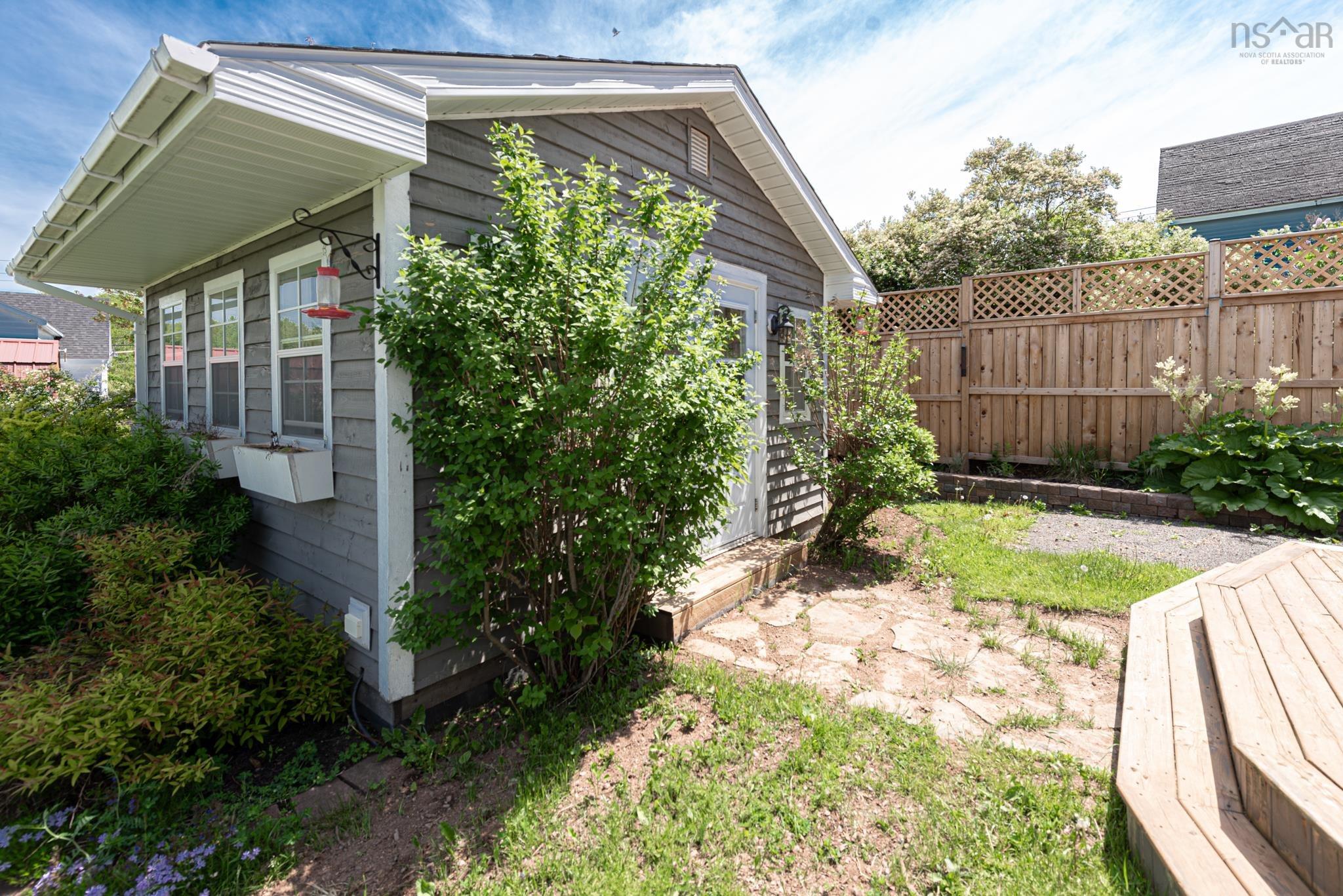 $399,900.00: 1925 Gregorys Lane, Westville
