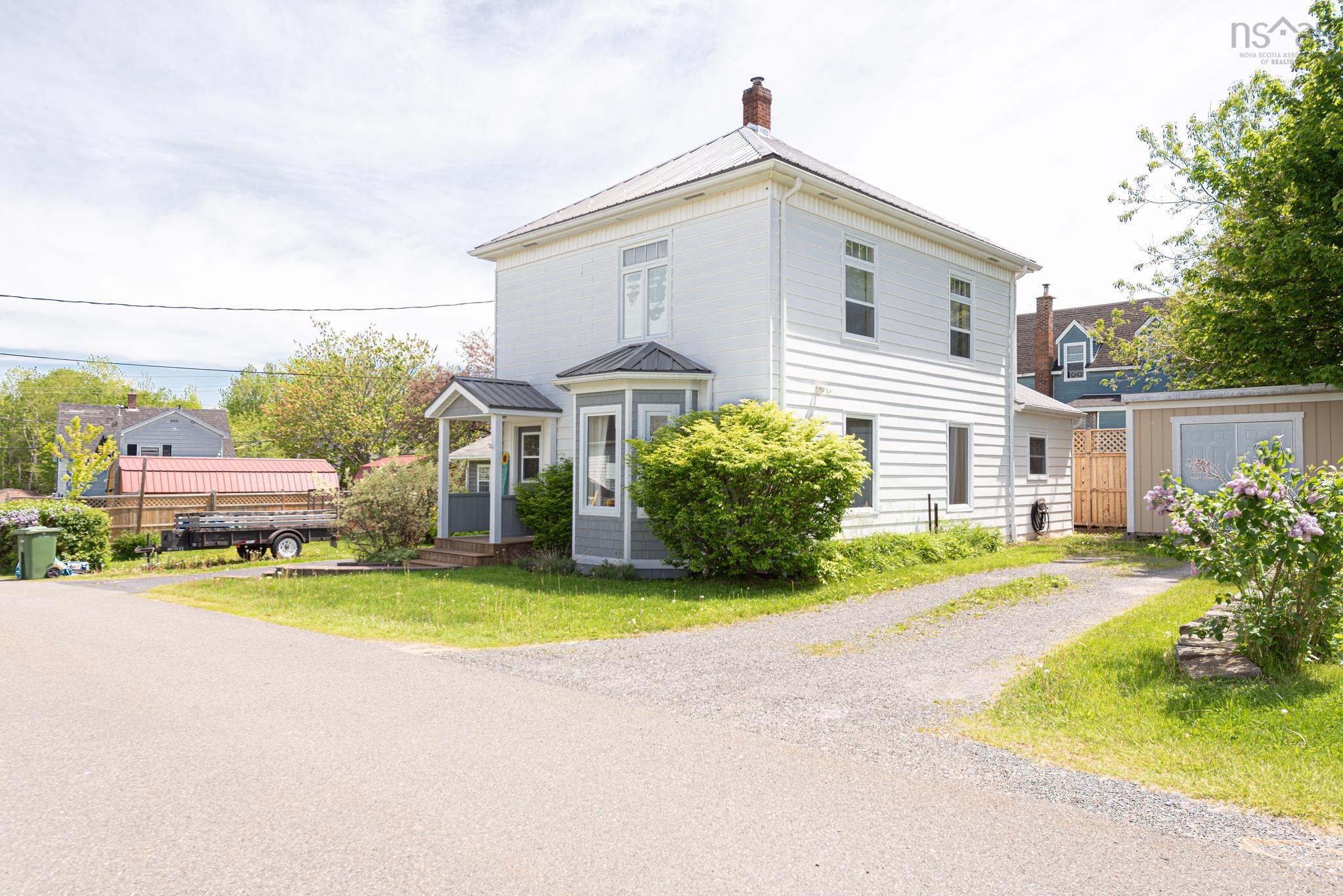 $399,900.00: 1925 Gregorys Lane, Westville