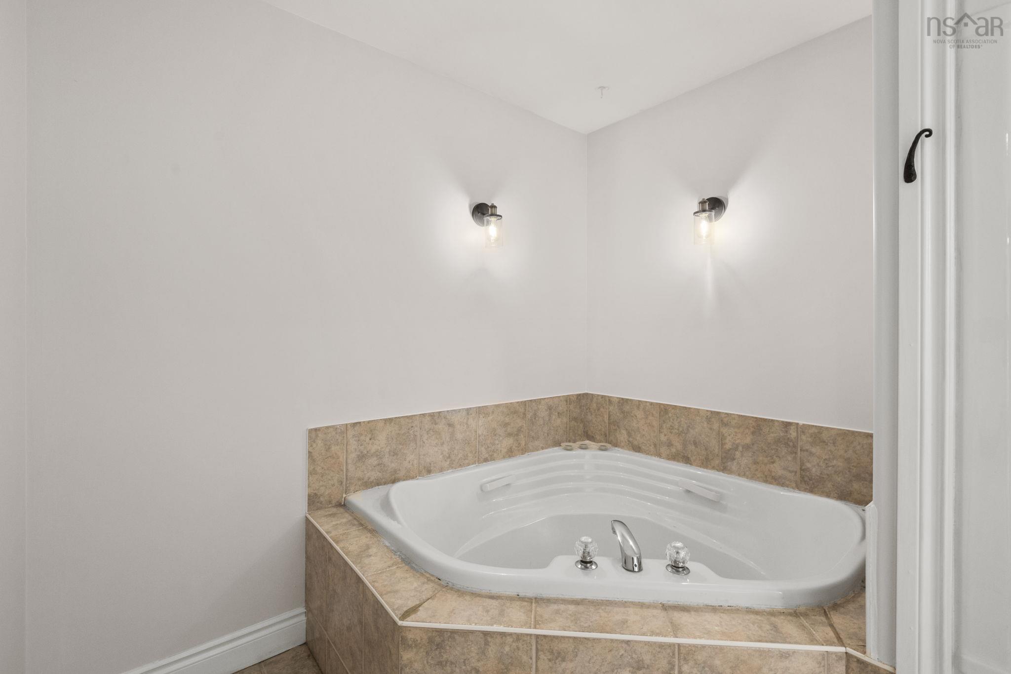 88 Lochmoor Lane, Dartmouth, NS (MLS 202614316)