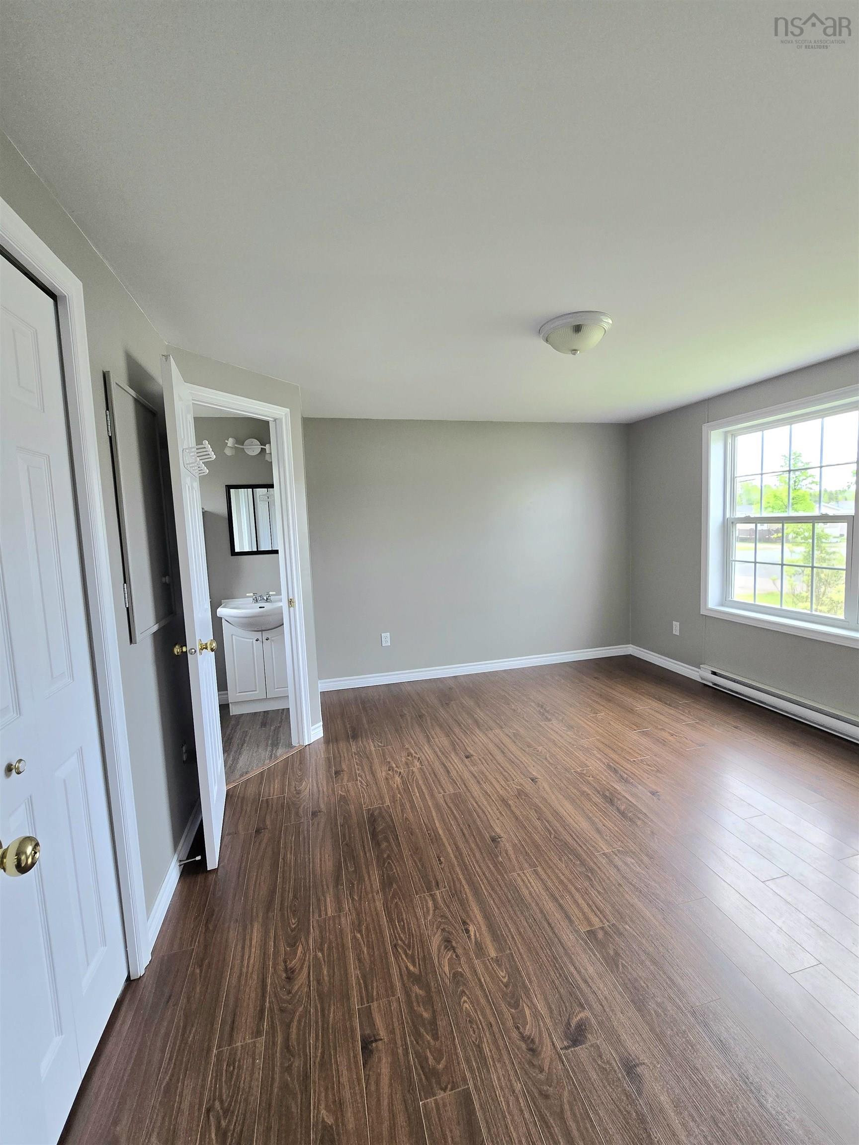$199,900.00: 9 Highfield Ave Avenue, Lower South River