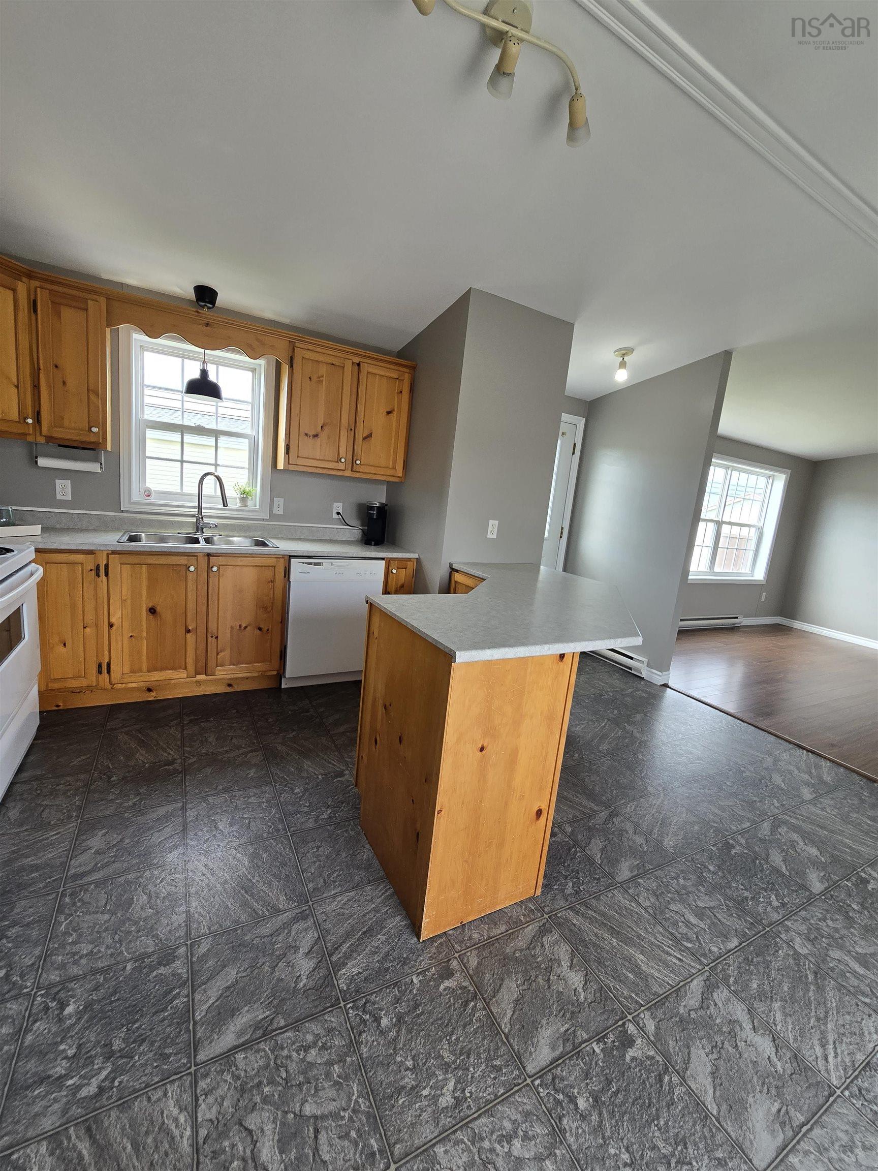 $199,900.00: 9 Highfield Ave Avenue, Lower South River