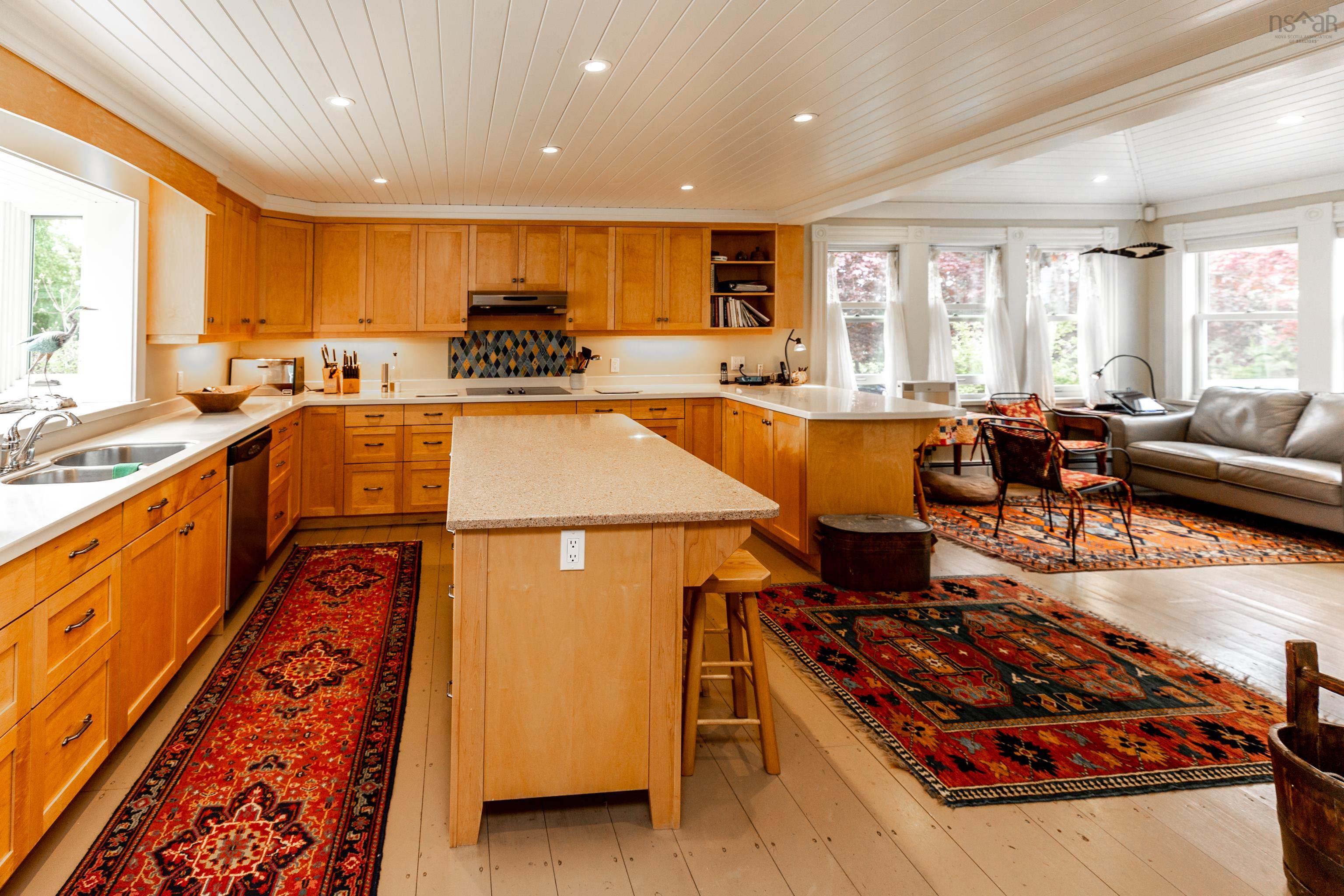 $1,390,000.00: 150 Knickle Road Extension, Lunenburg