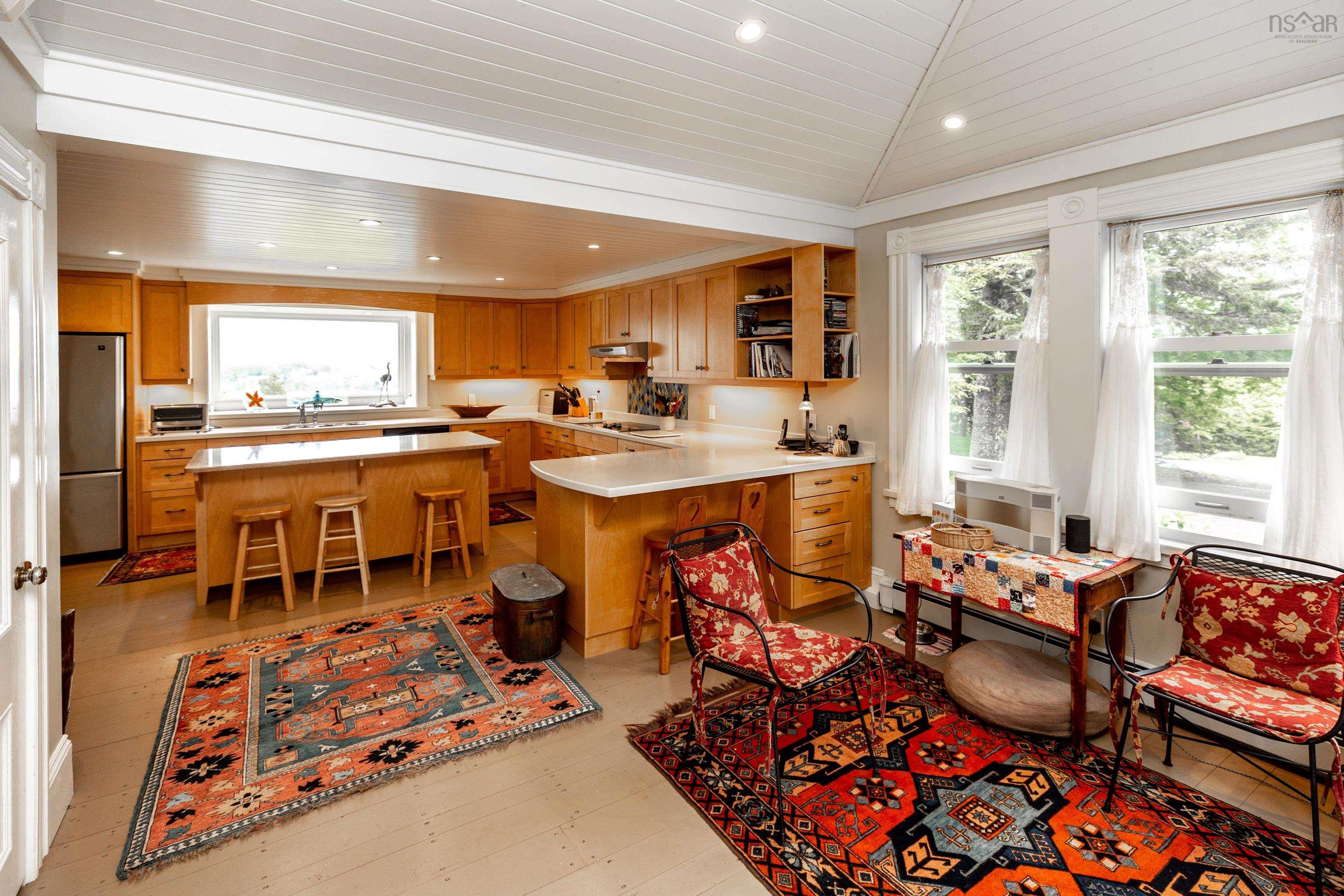 $1,390,000.00: 150 Knickle Road Extension, Lunenburg