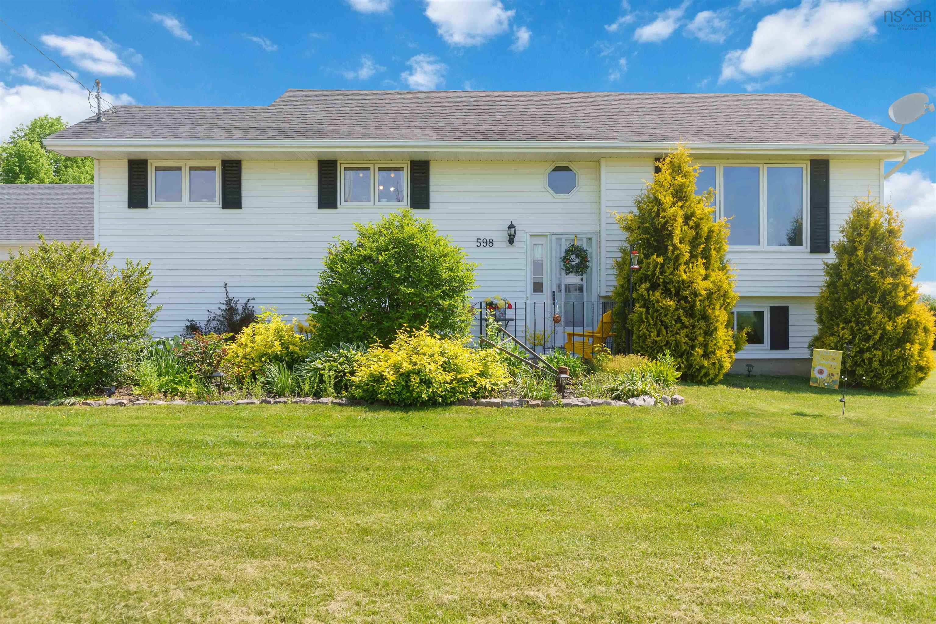 $549,000.00: 598 English Mountain Road, Canaan